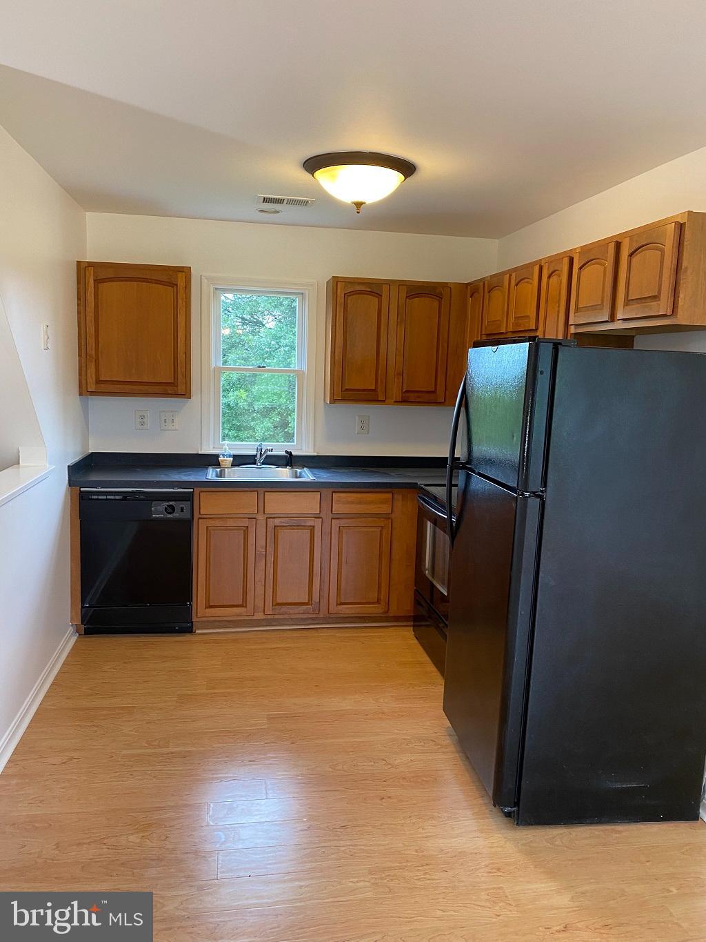 MOUNT PLEASANT - Residential Lease