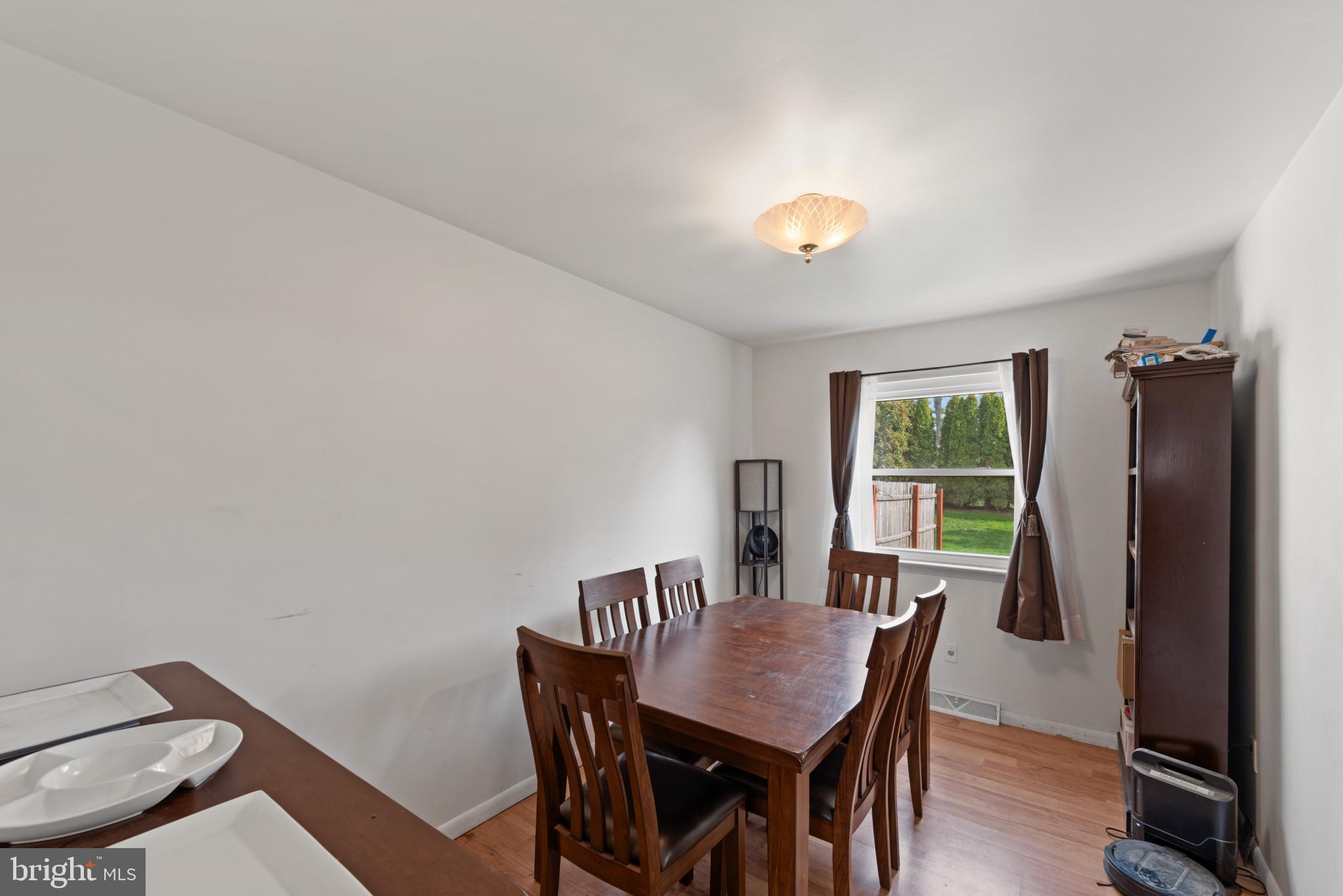 MANOR VIEW - Residential