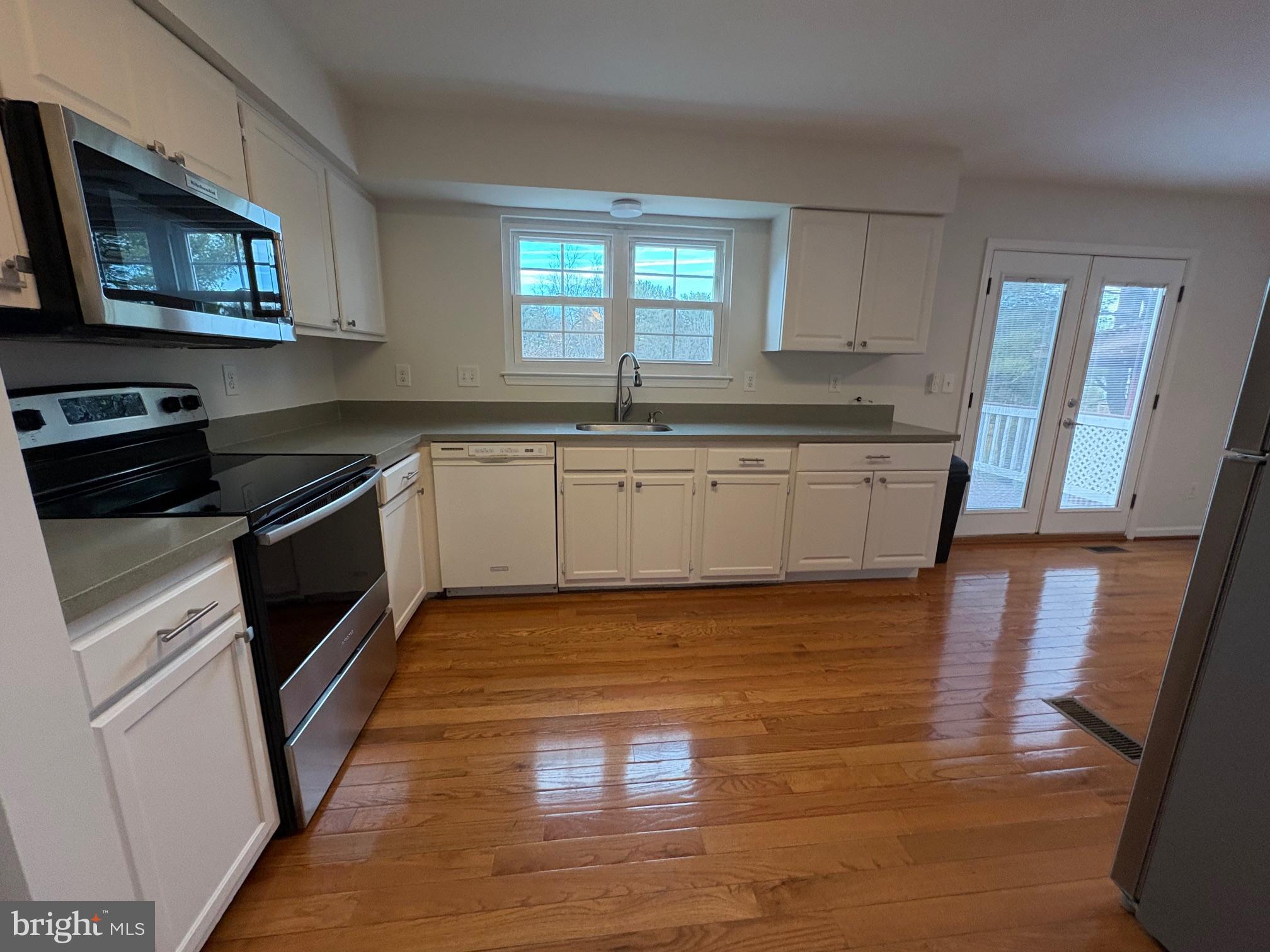 19442 SANDY LAKE DRIVE