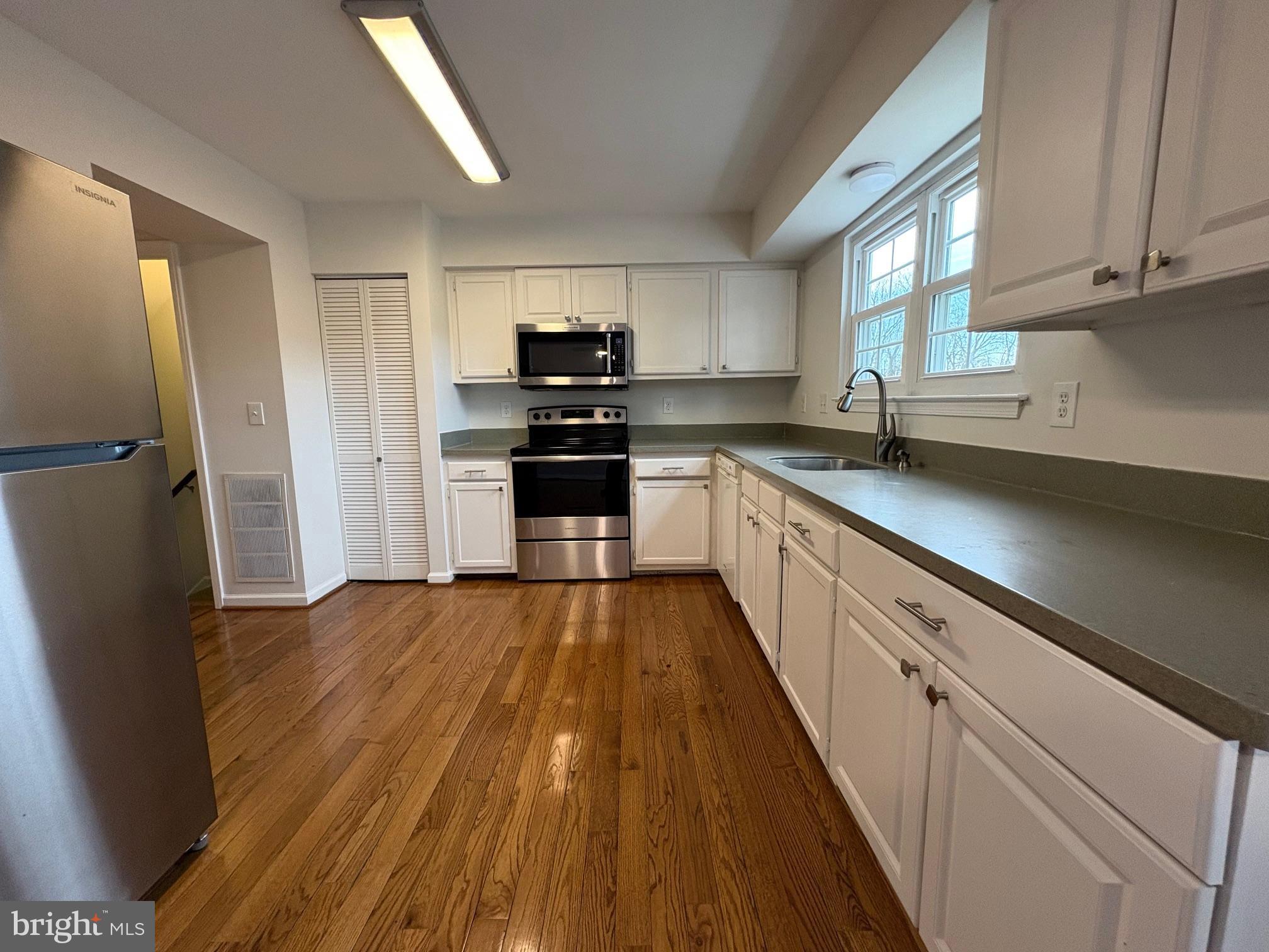 19442 SANDY LAKE DRIVE