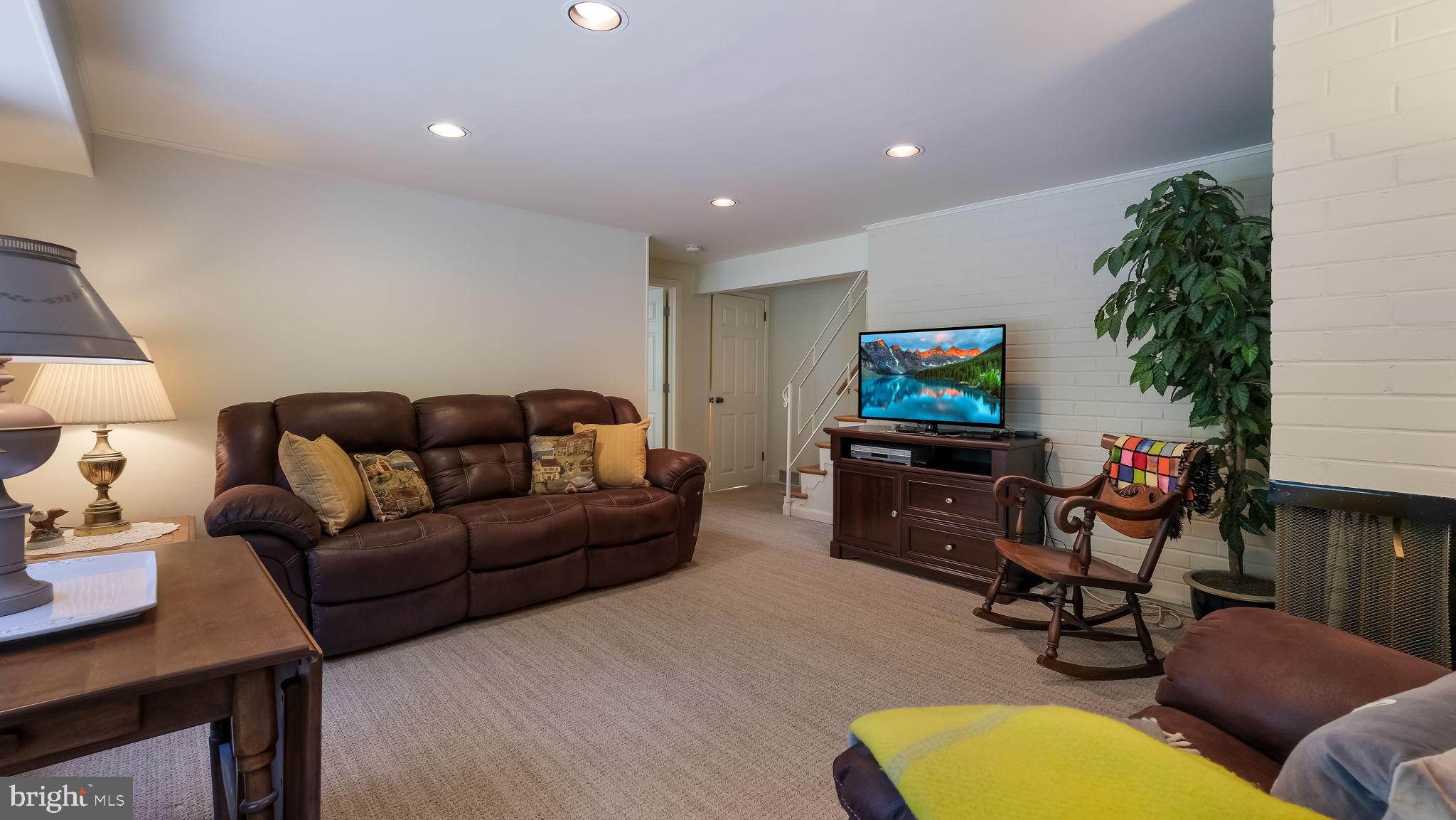 CROSSWICKS - Residential