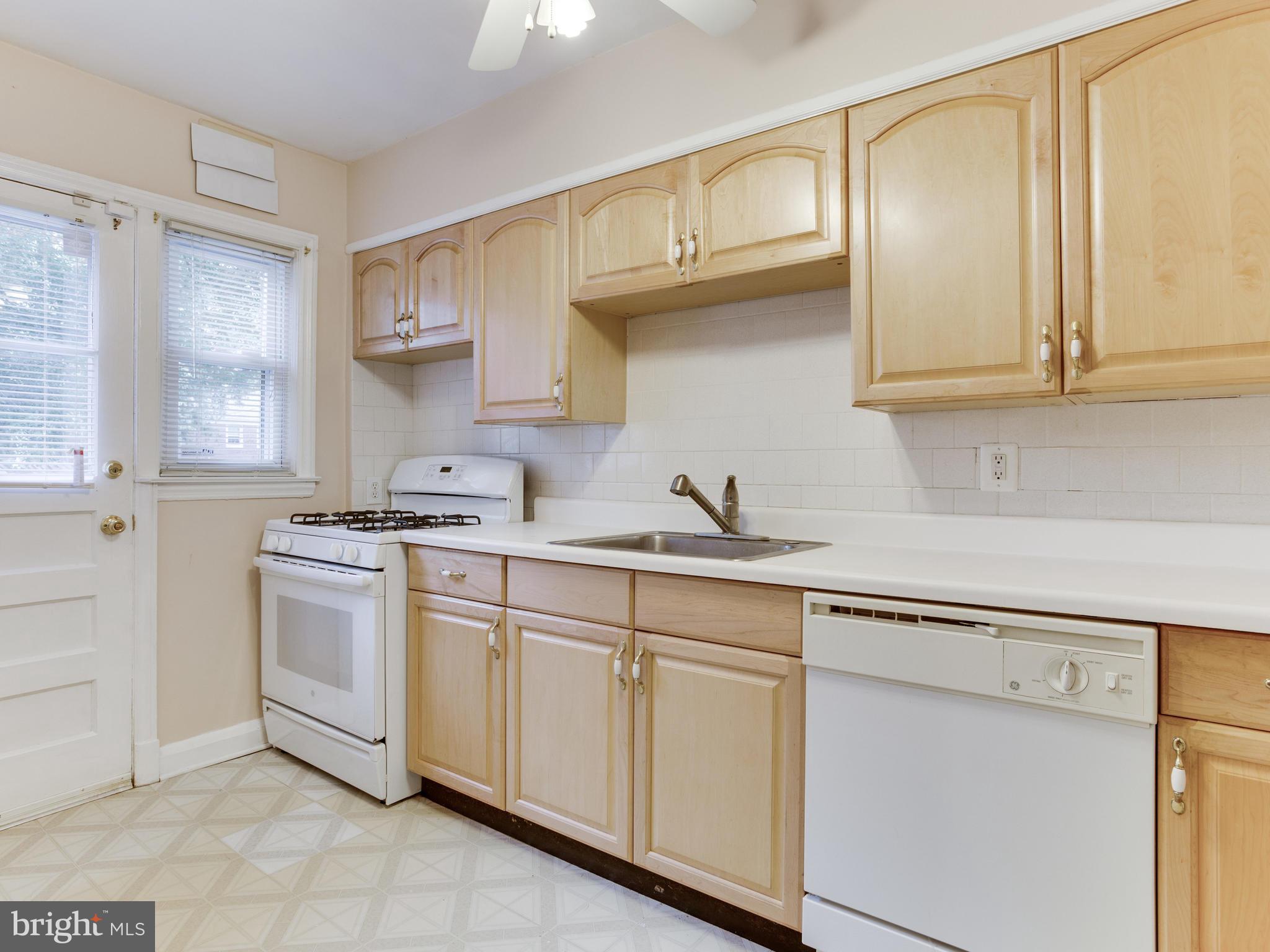 IDLEWOOD - Residential Lease