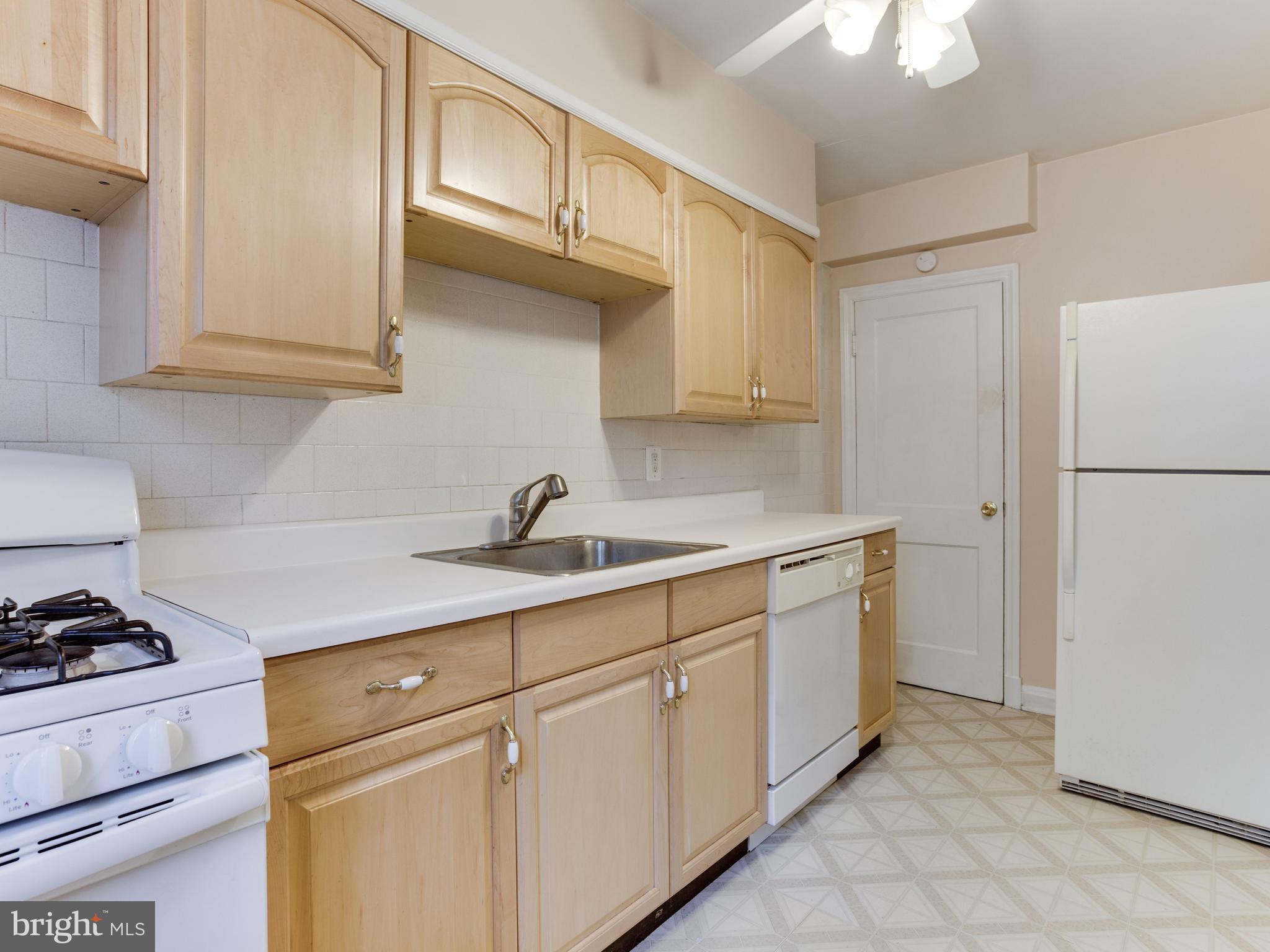 IDLEWOOD - Residential Lease