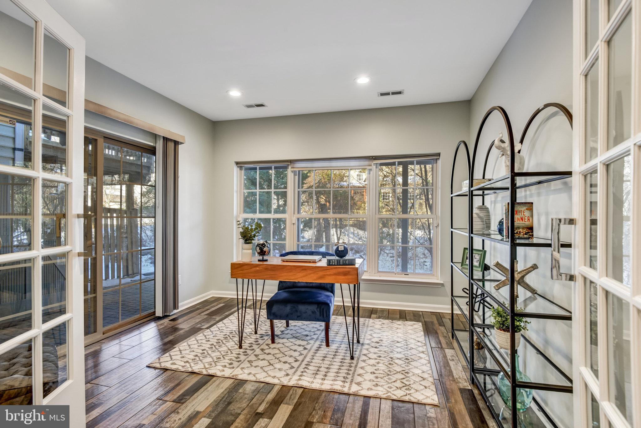 SOUTH RIDING - Residential