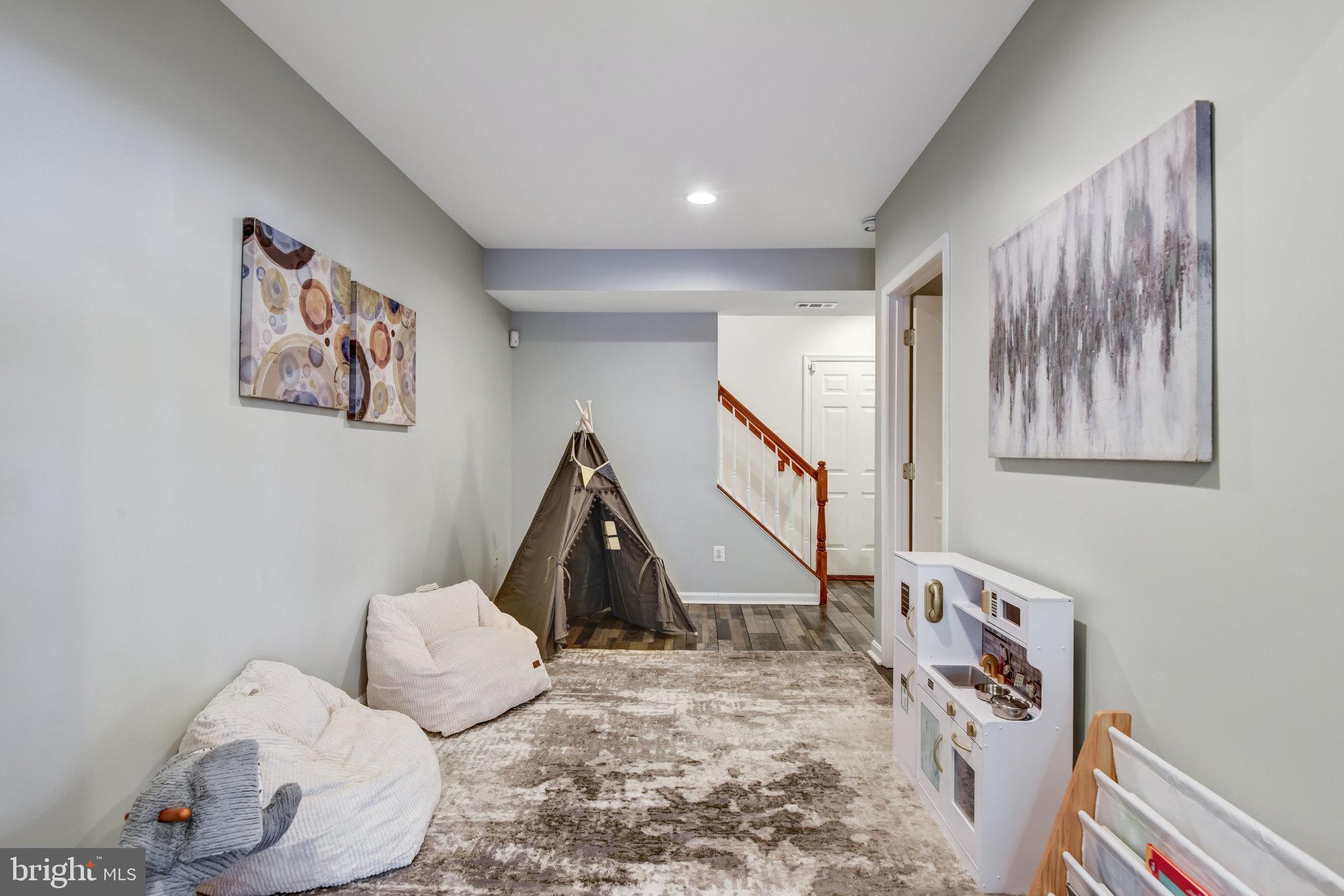 SOUTH RIDING - Residential