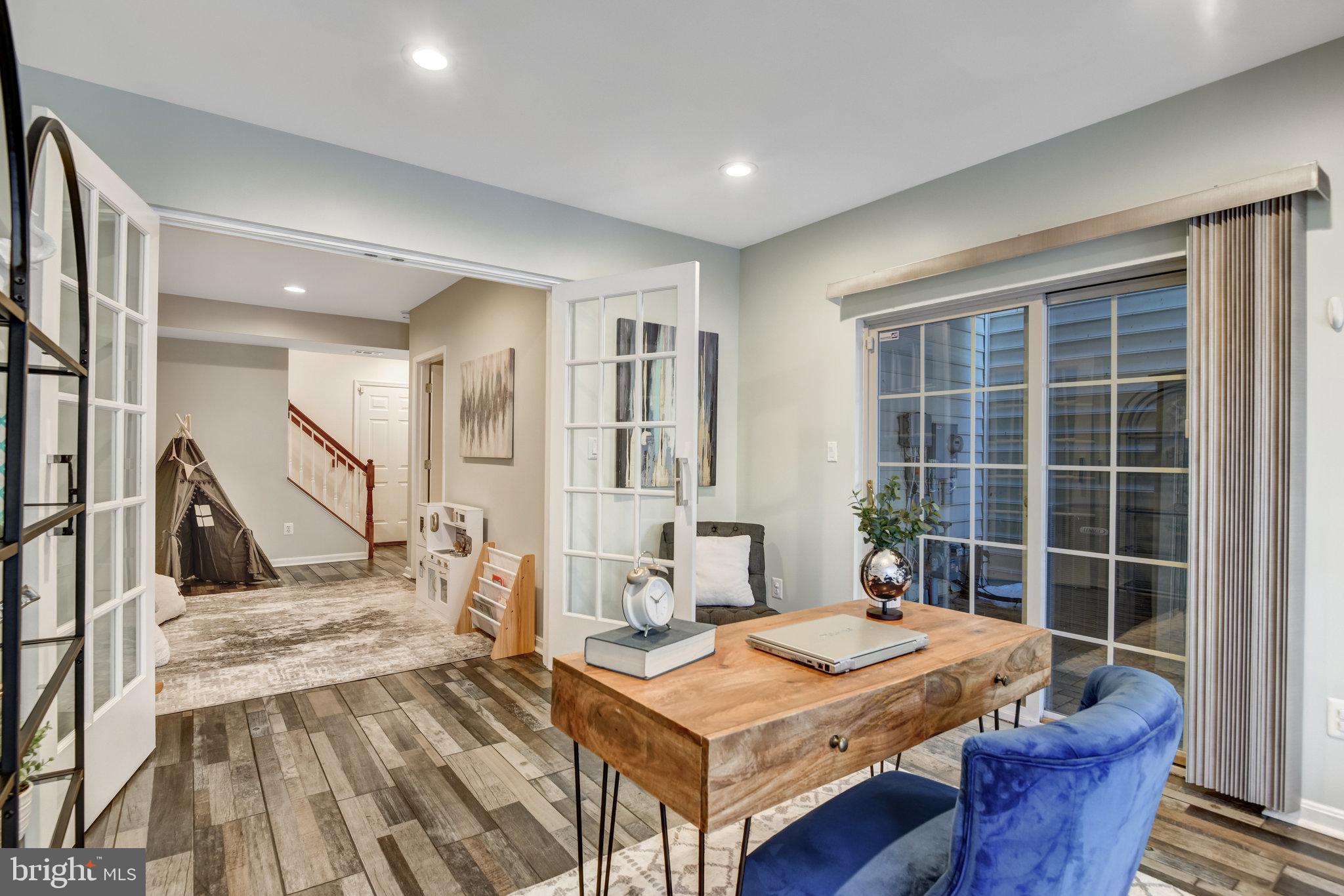 SOUTH RIDING - Residential