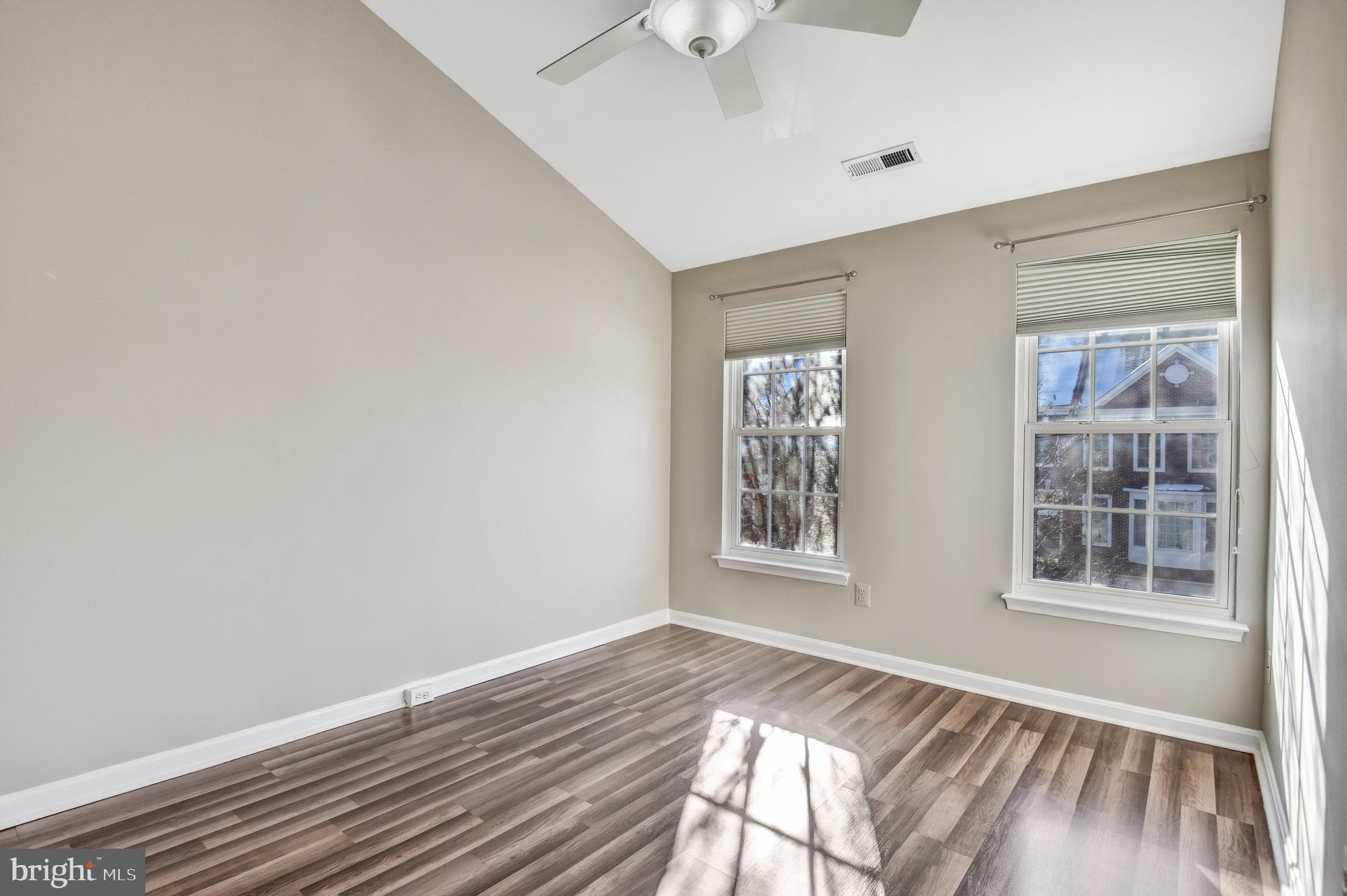 SOUTH RIDING - Residential