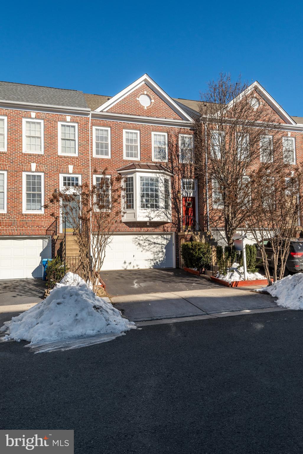 SOUTH RIDING - Residential