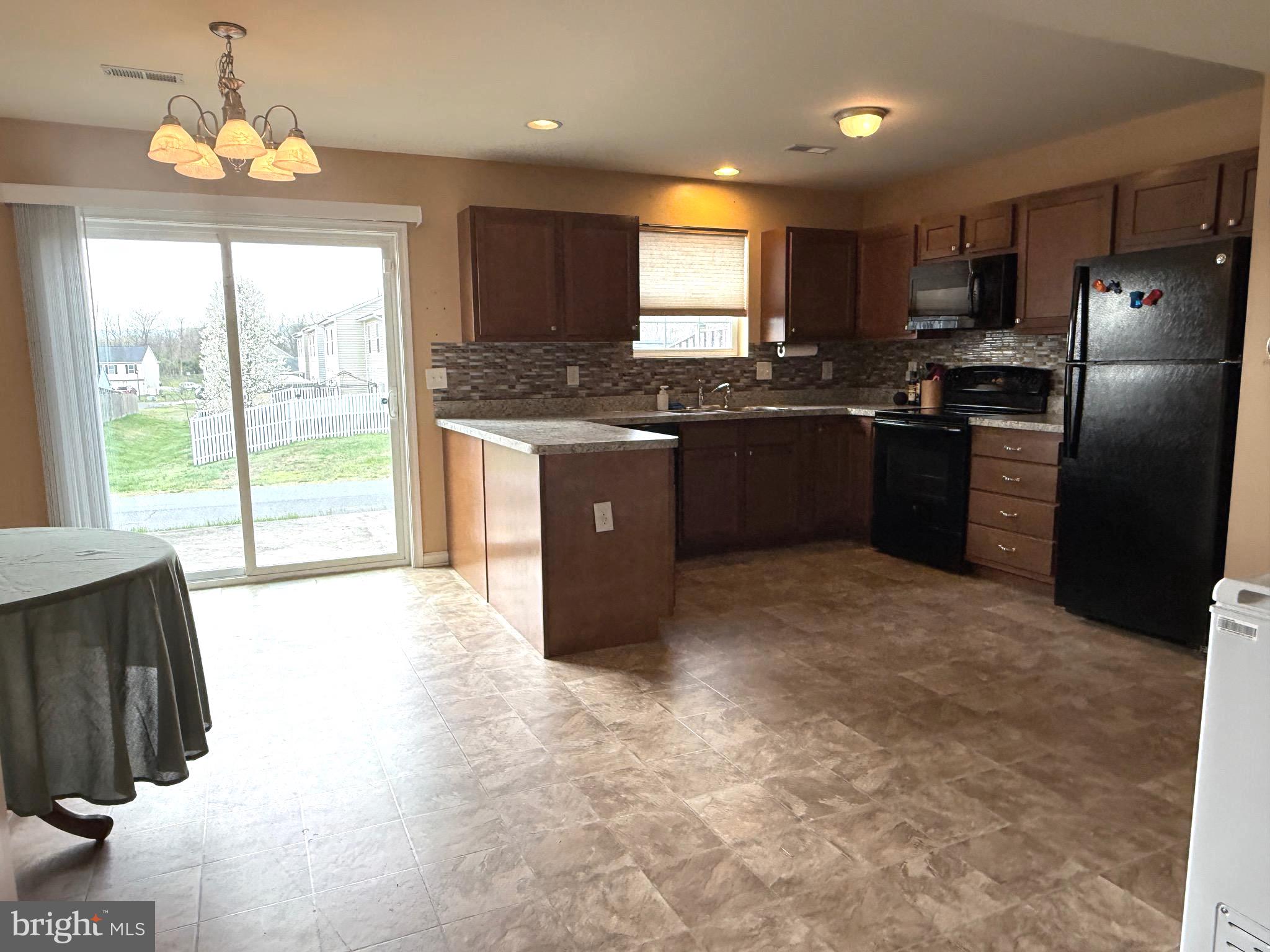 INWOOD VILLAGE - Residential