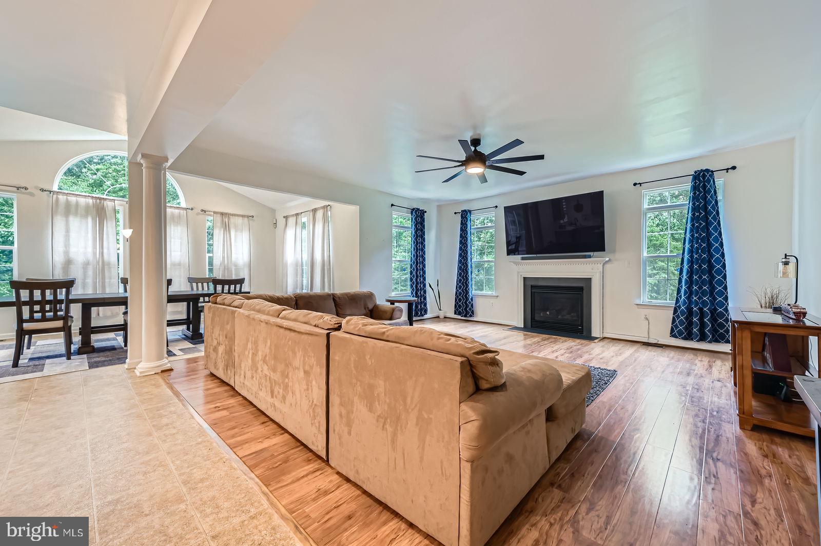 30 SHADY TREE COURT