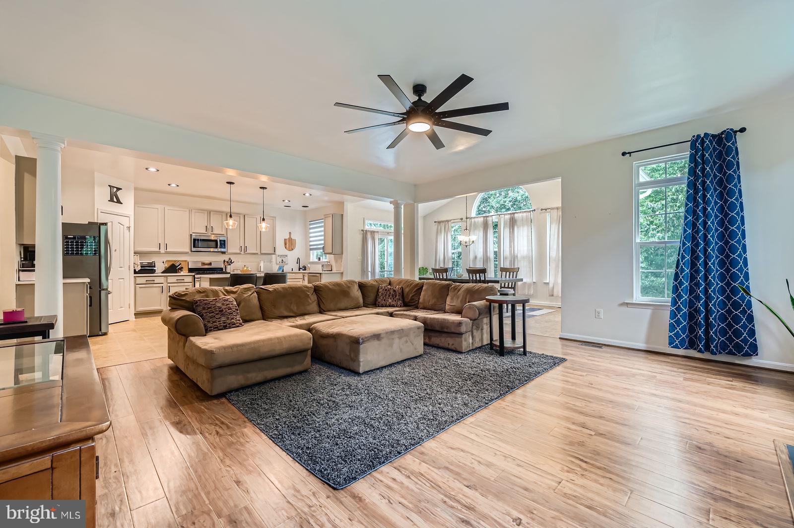 30 SHADY TREE COURT