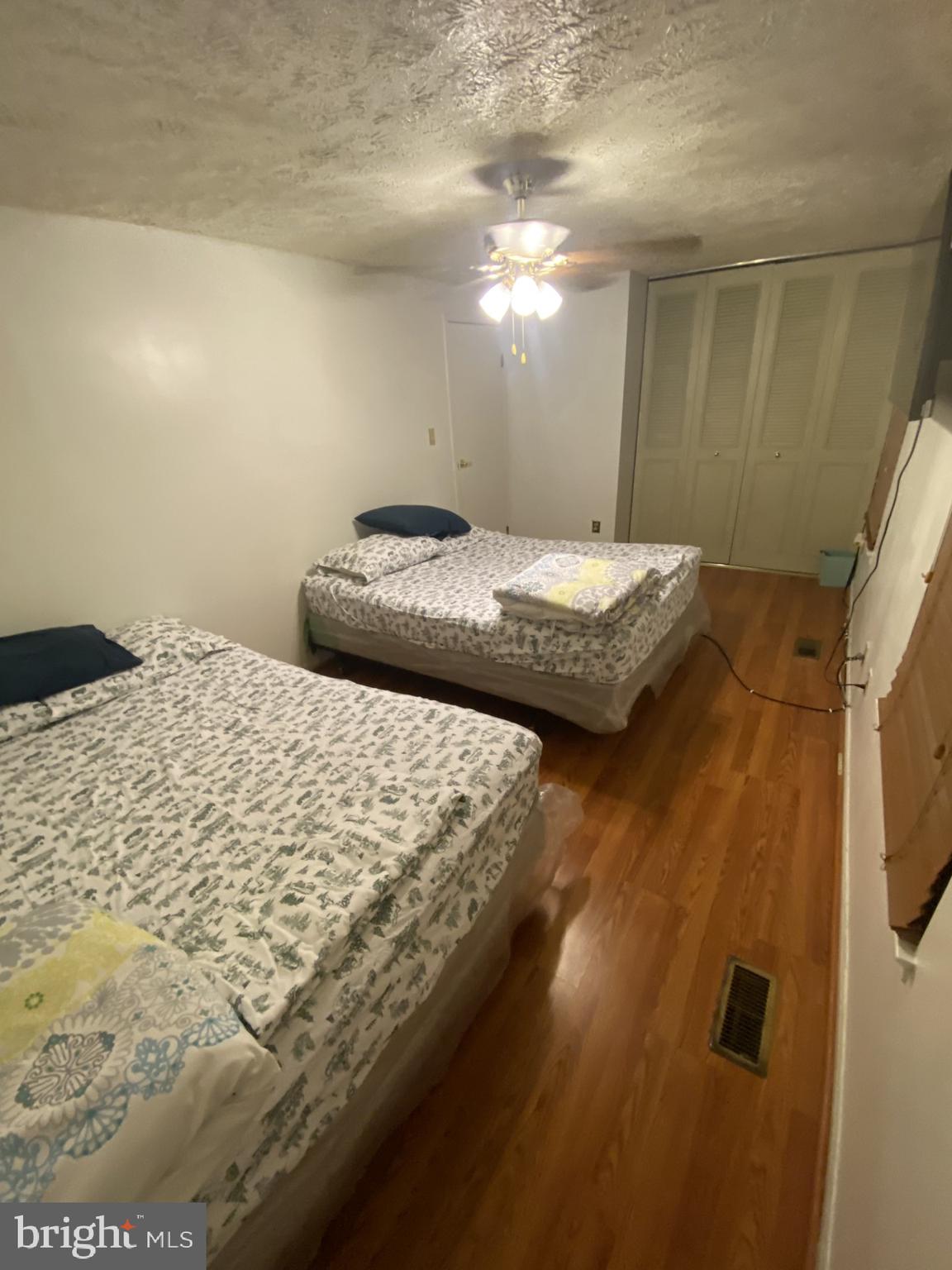 CAMBRIDGE SQUARE - Residential