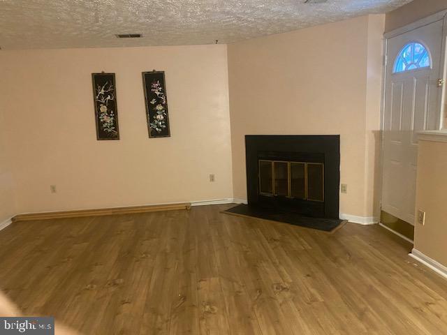 CAMBRIDGE SQUARE - Residential