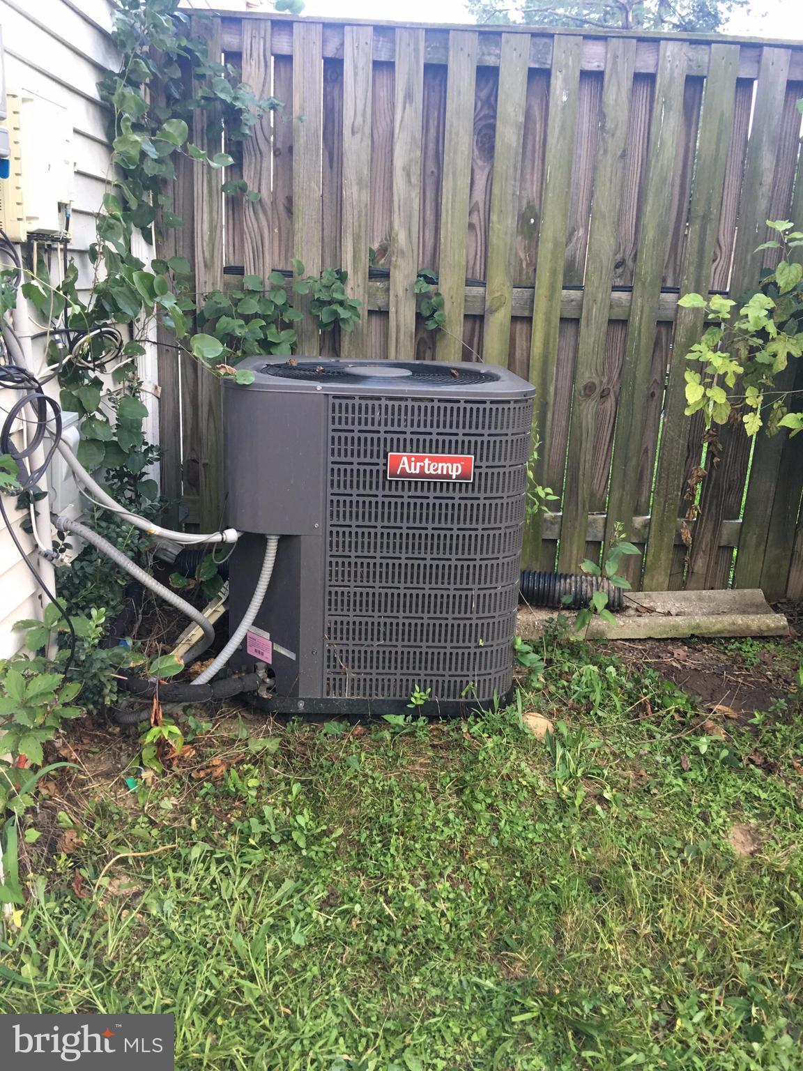 PARKWAY SQUARE PLAT ONE - Residential