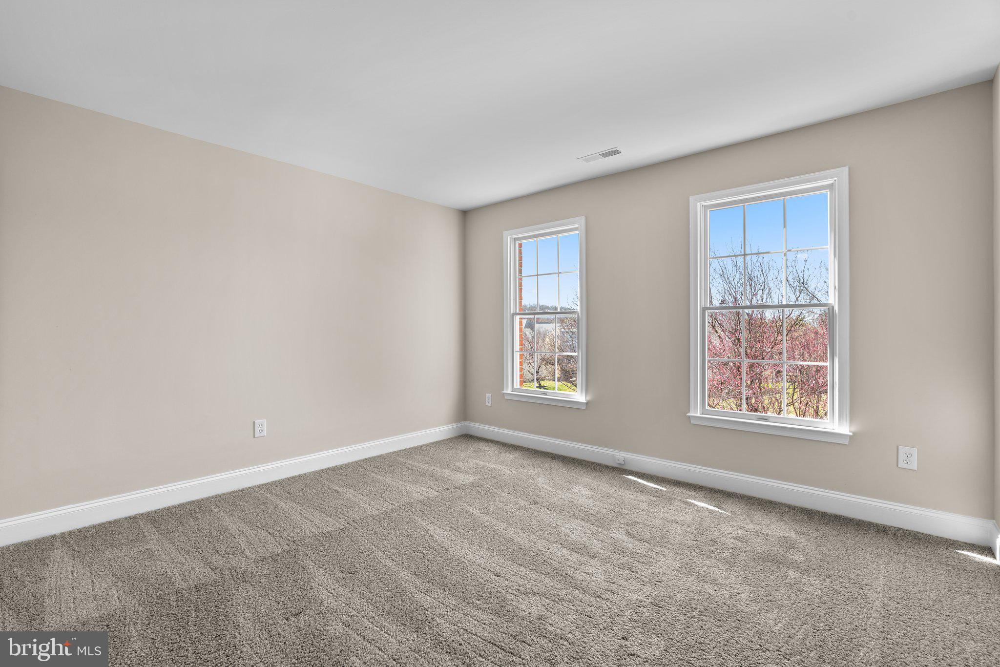 THE ESTATES AT WOODCLIFFE PARK - Residential