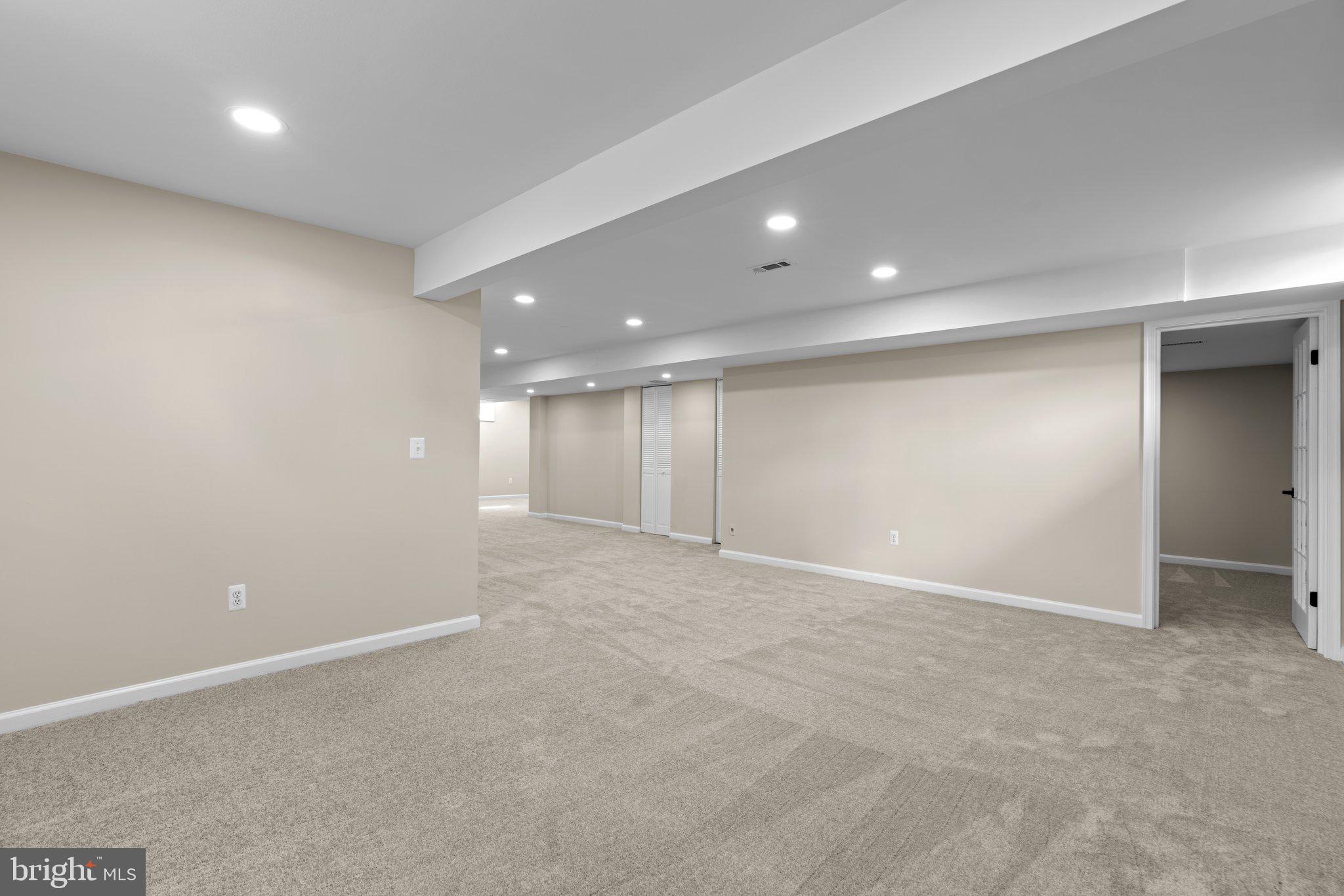 THE ESTATES AT WOODCLIFFE PARK - Residential