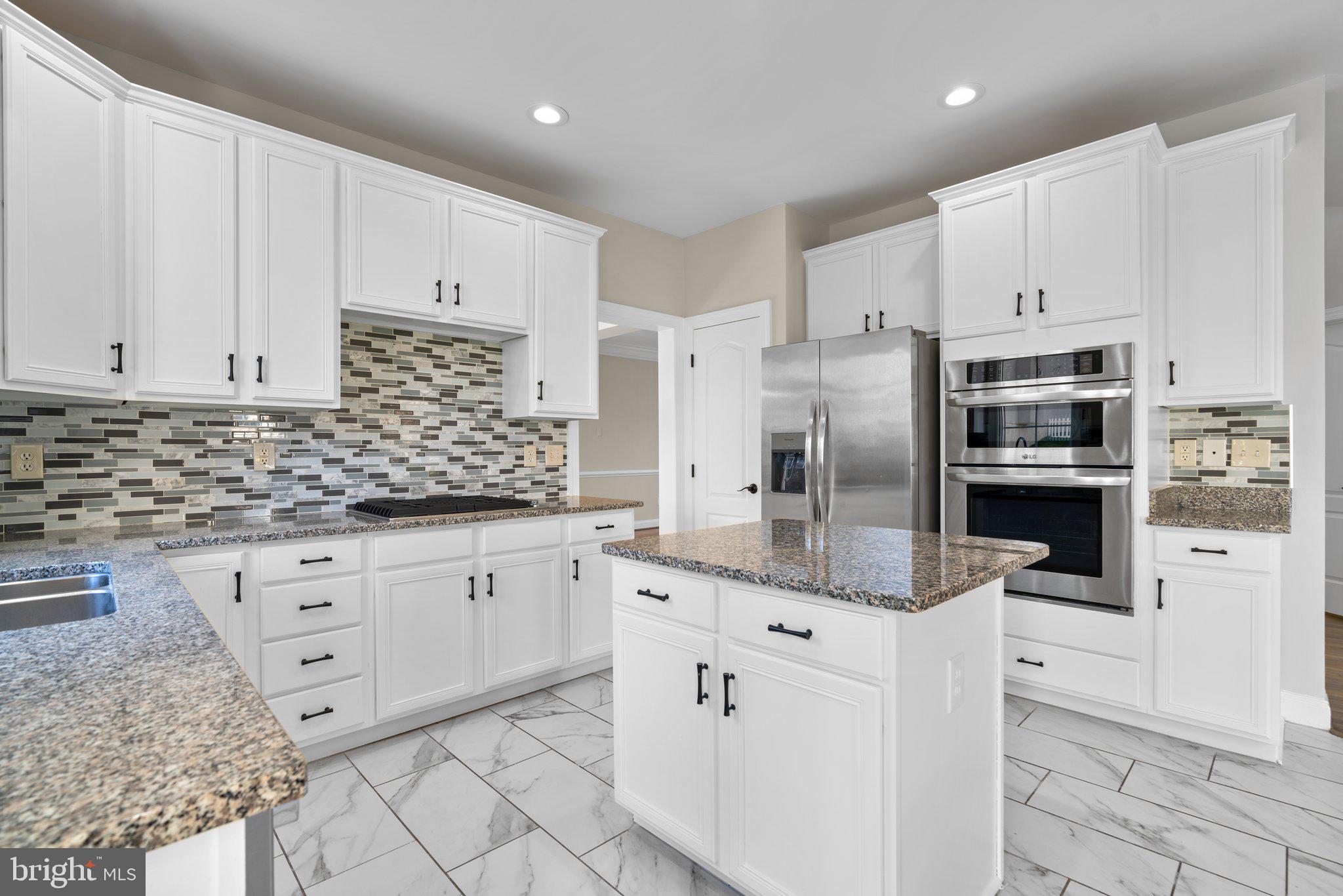 THE ESTATES AT WOODCLIFFE PARK - Residential