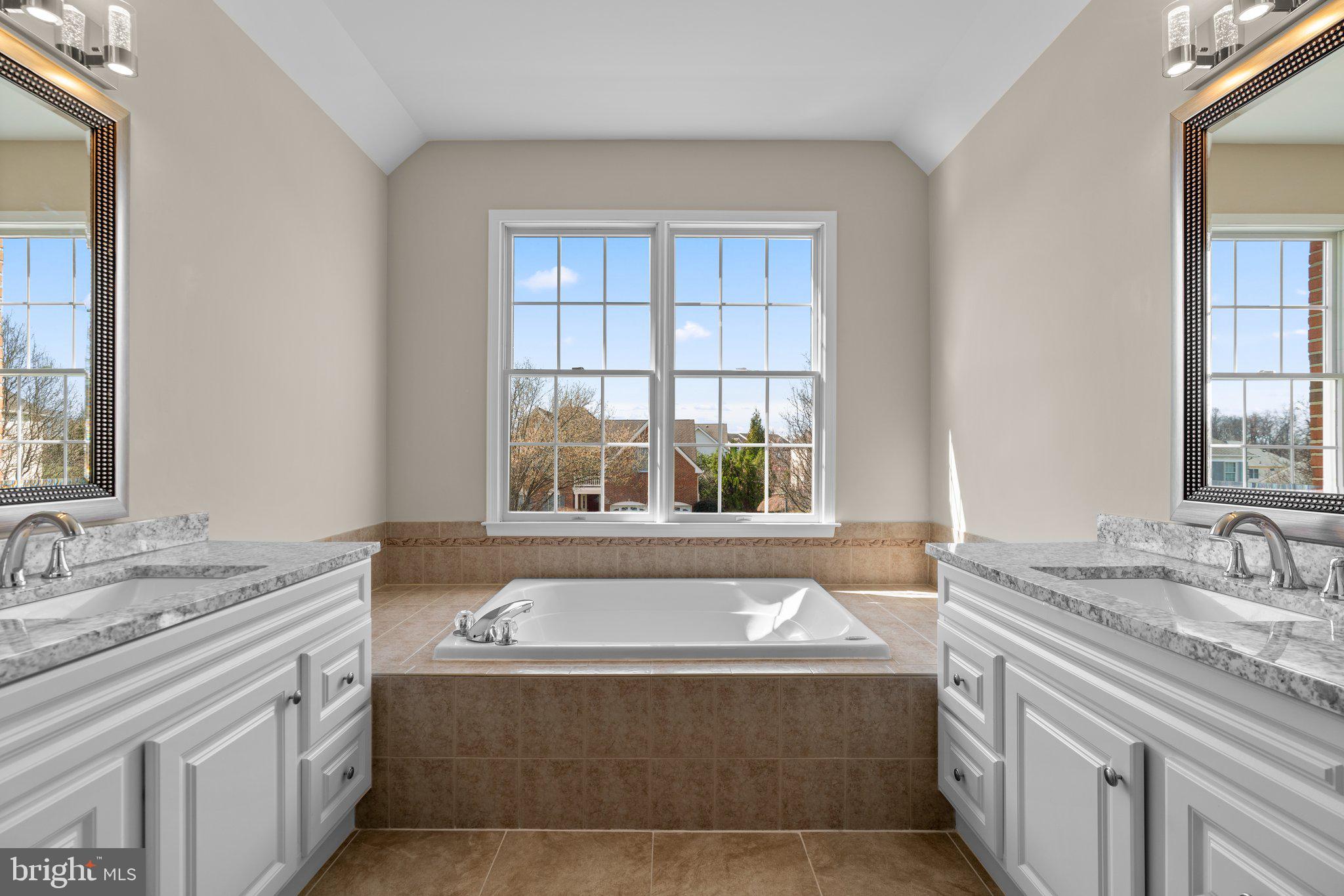 THE ESTATES AT WOODCLIFFE PARK - Residential