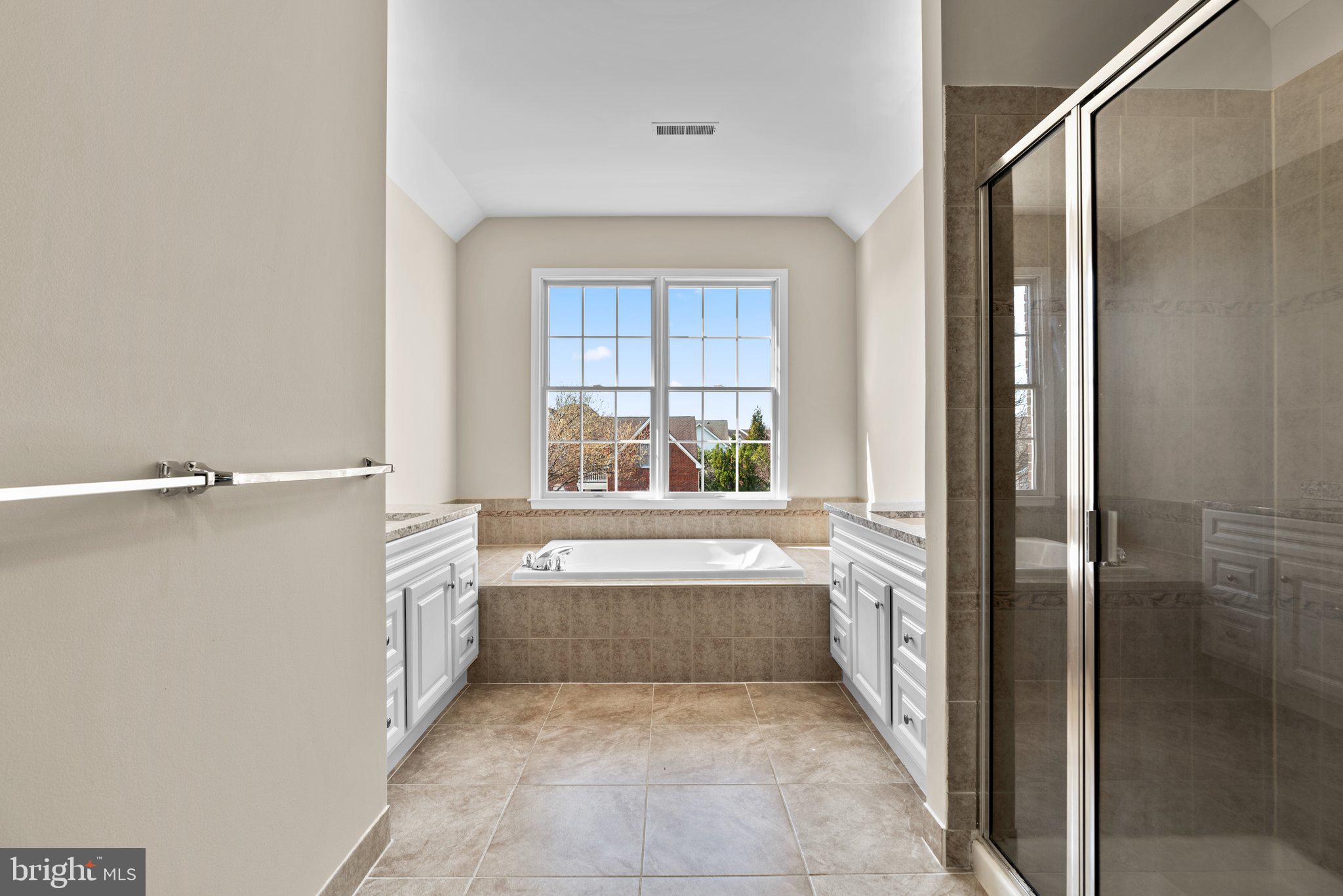 THE ESTATES AT WOODCLIFFE PARK - Residential