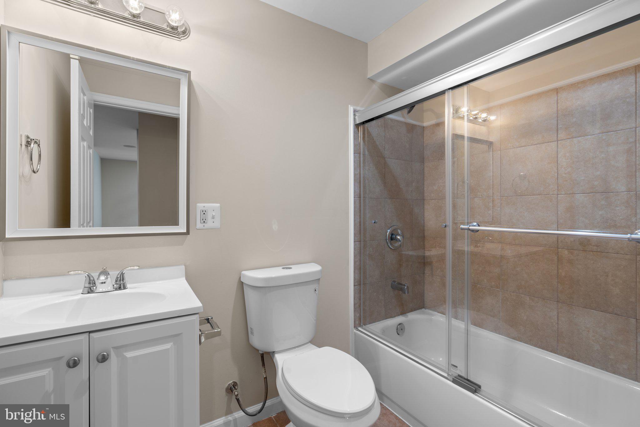 THE ESTATES AT WOODCLIFFE PARK - Residential