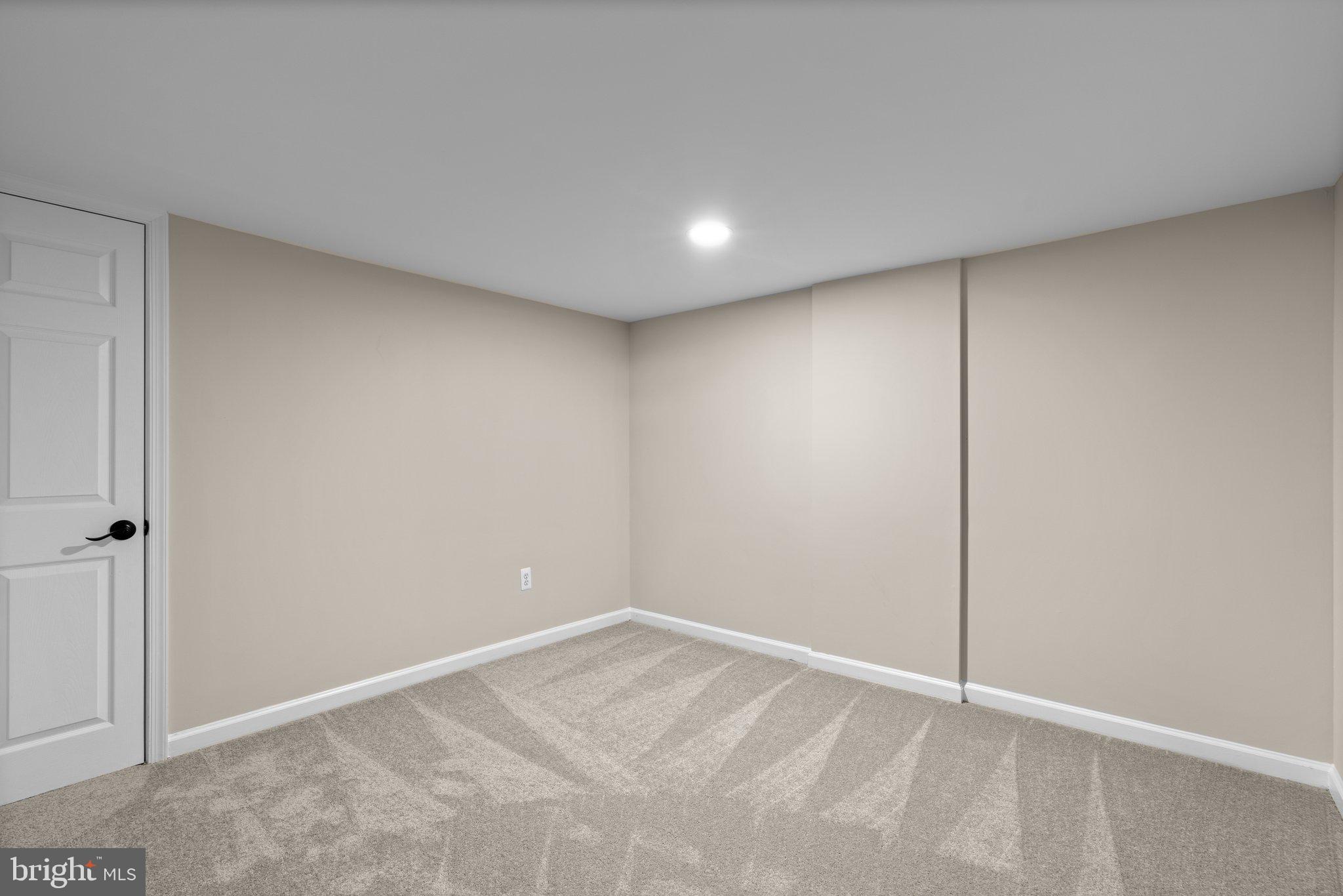 THE ESTATES AT WOODCLIFFE PARK - Residential