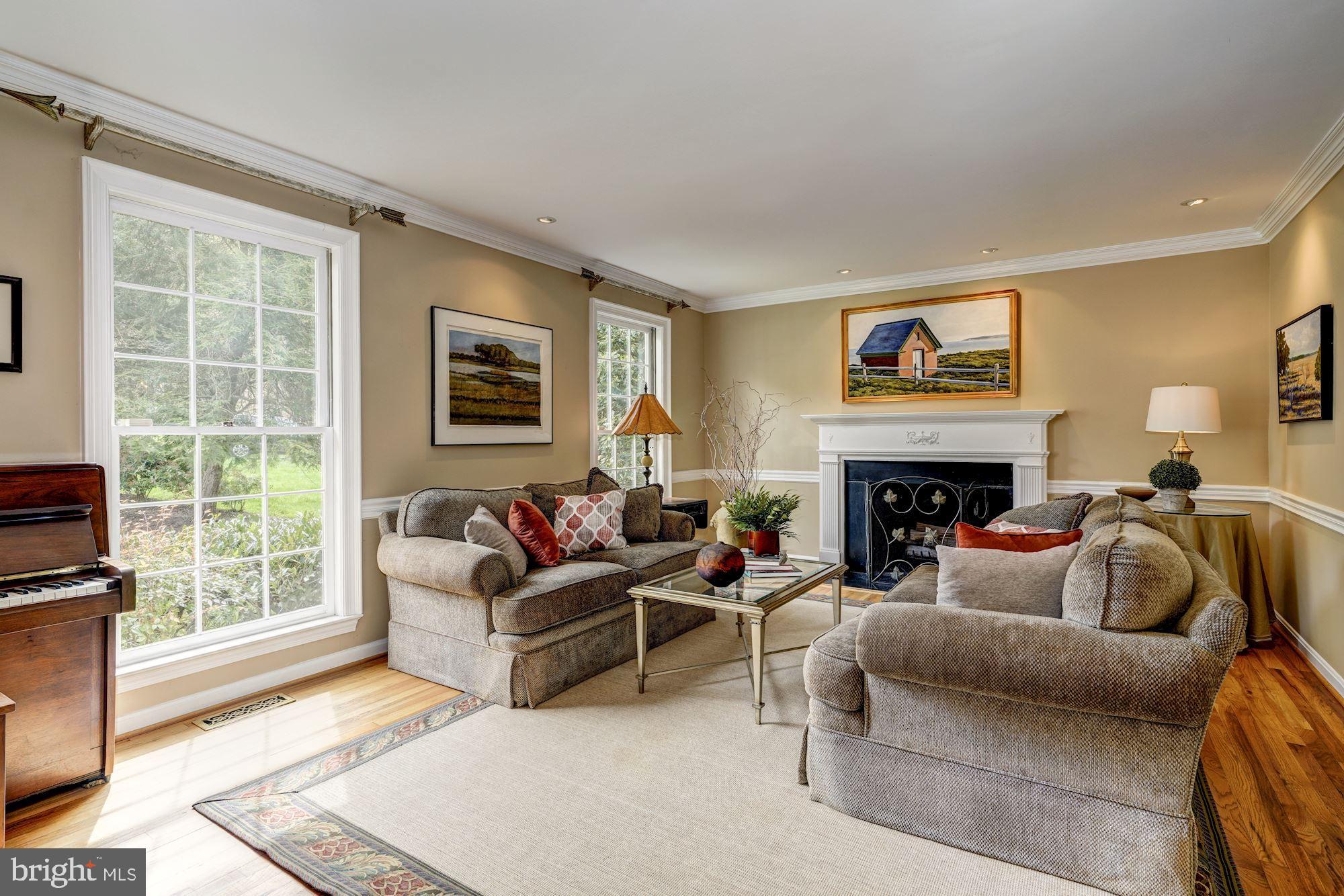 RIVER FALLS - Residential