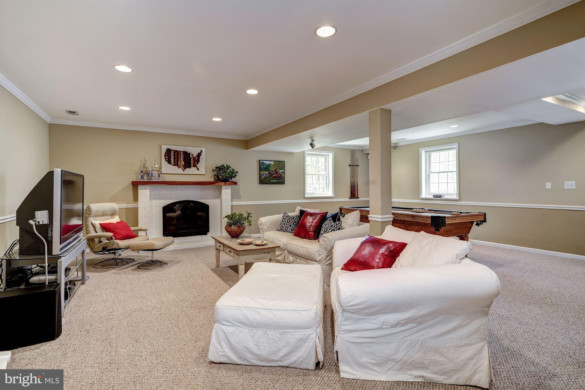 RIVER FALLS - Residential