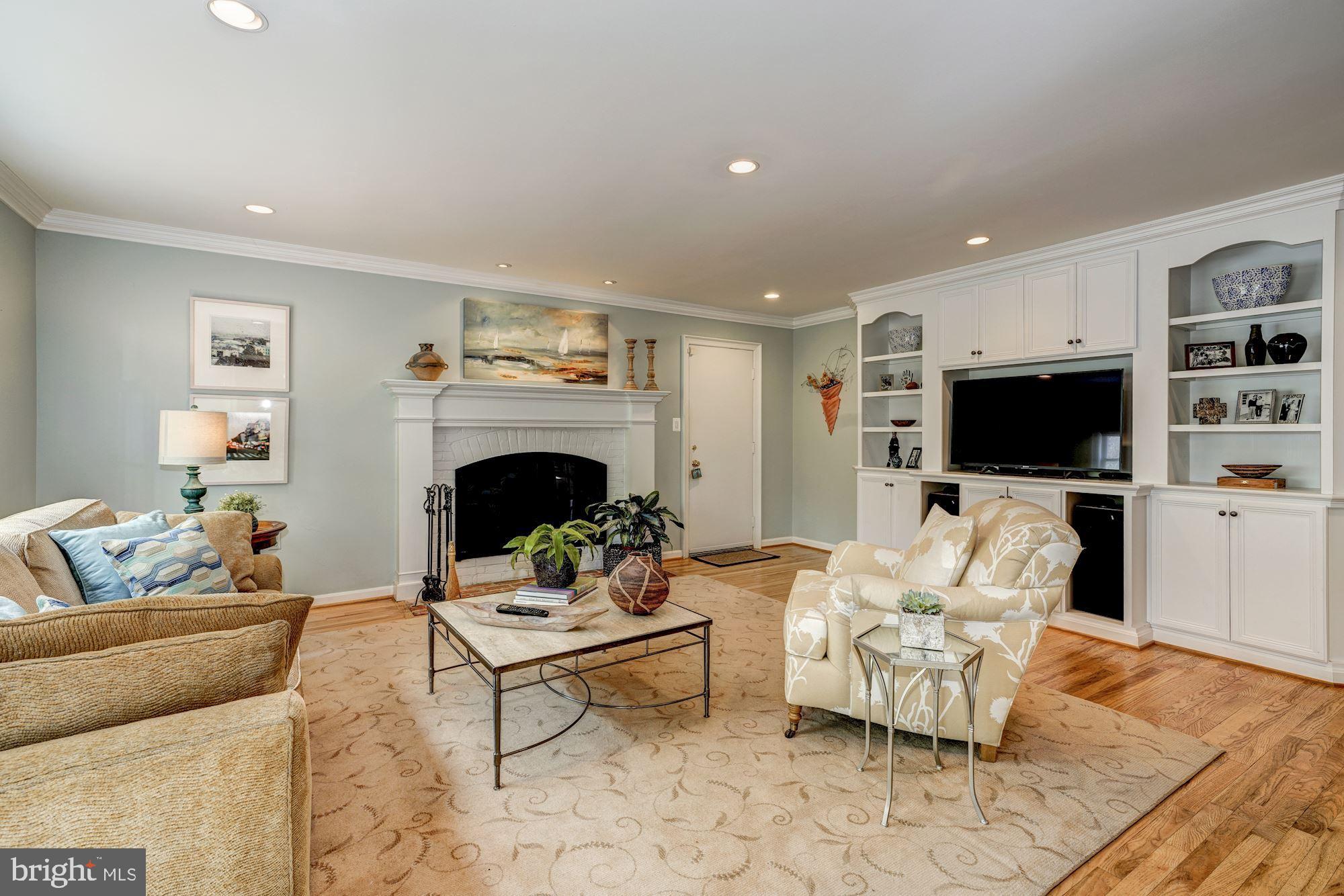 RIVER FALLS - Residential