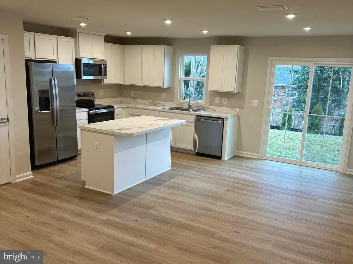 645 LAURELWOOD CIRCLE