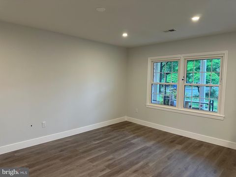 Photo of 413 Harding Court, STERLING, VA 20164 (MLS # VALO2126140)