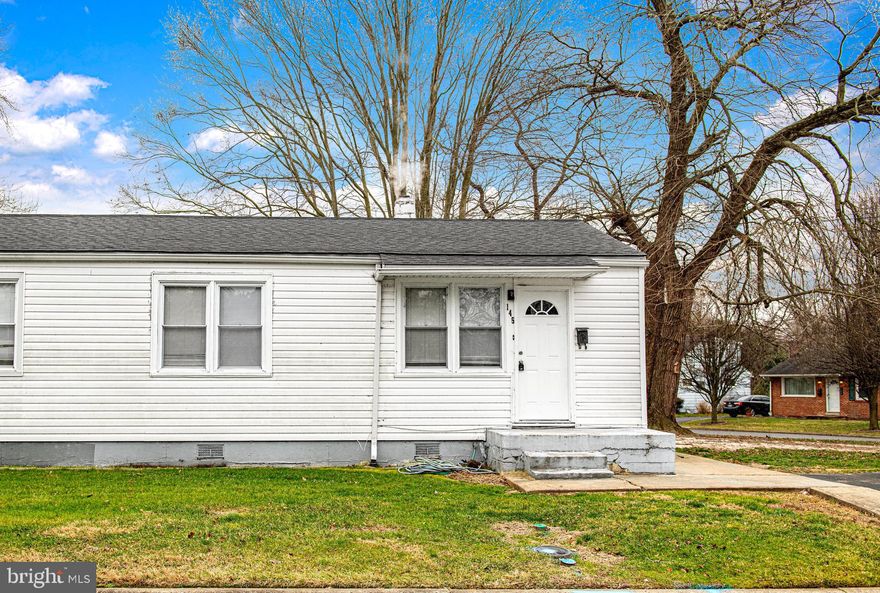 2 Bedroom 1 Bath duplex in downtown Havre de Grace is ready for you to call home. Hardwood floors span the living room and both bedrooms in this single-level living unit. The kitchen offers up gas cooking, ample cabinet space, and in-unit laundry. Both bedrooms are generously sized with good closet space and plenty of natural light. The bathroom features a single vanity and a fully tiled tub/shower combo. Rent includes water/sewer, trash removal, and lawn care! Landlord requires a 600 credit score, minimum income of $3,750 per month, and NO PETS.