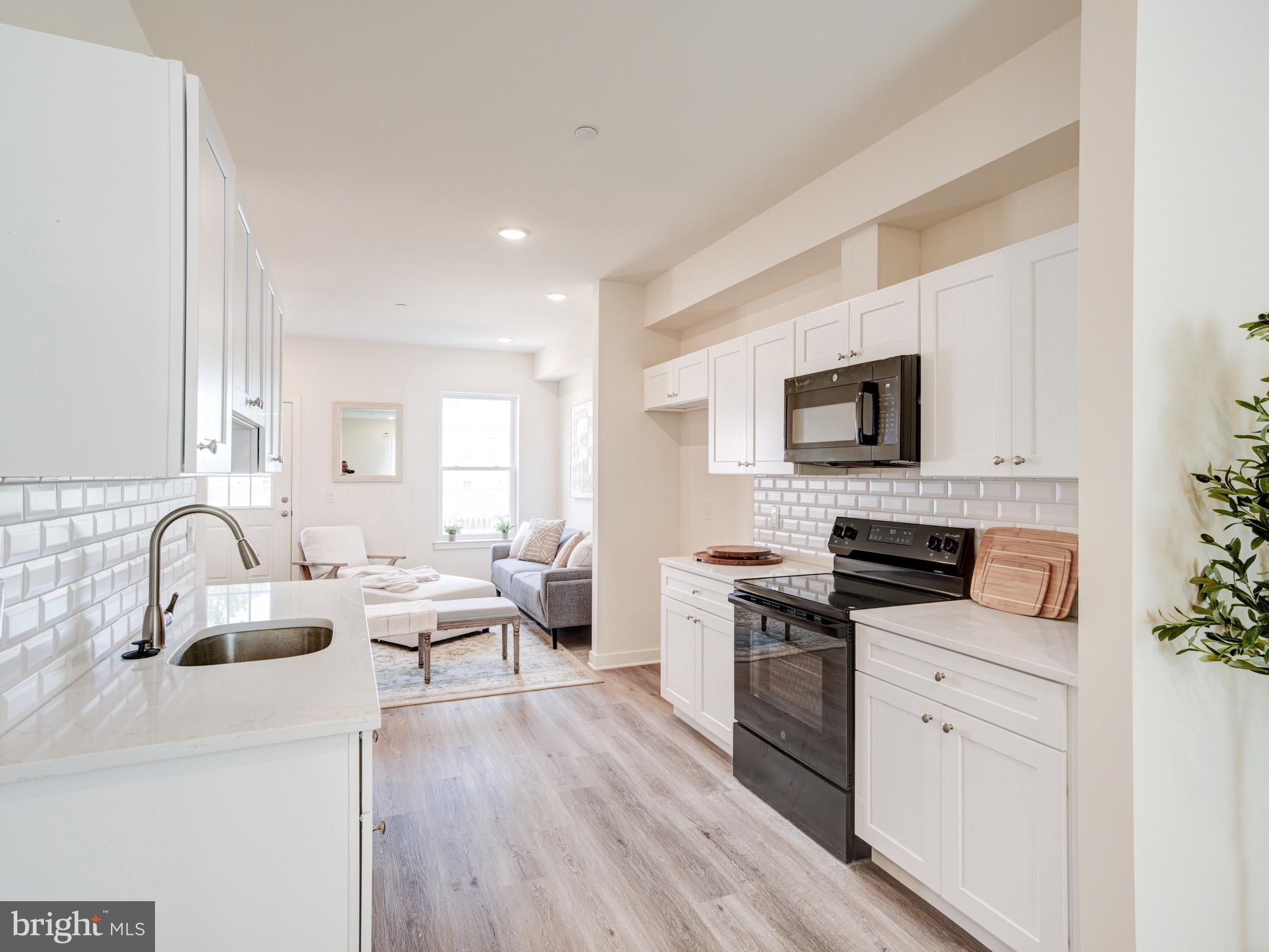 PORT RICHMOND - Residential