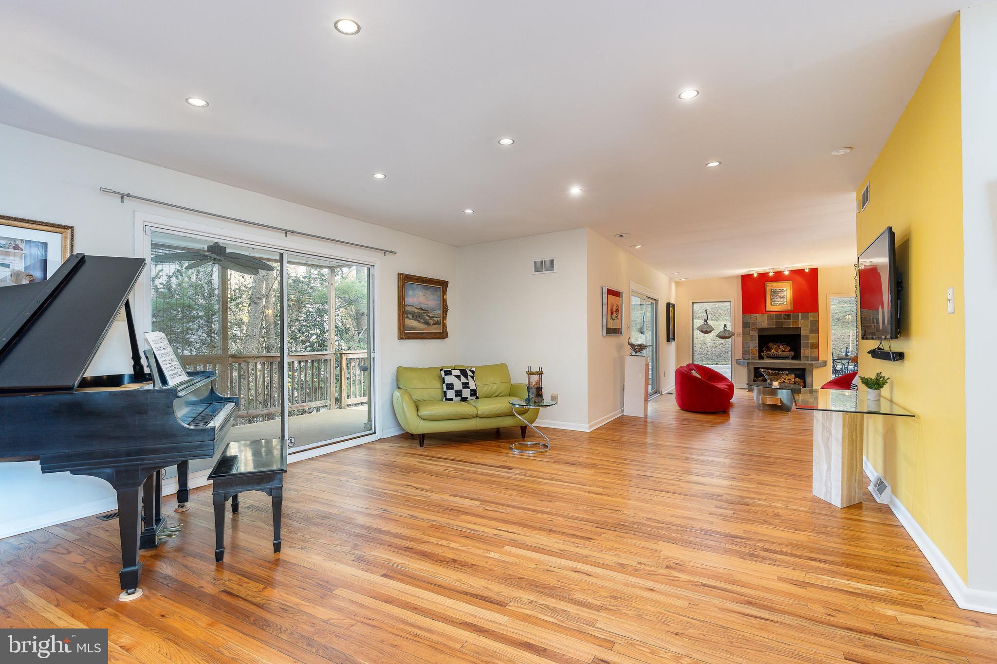 CHESTNUT HILL - Residential