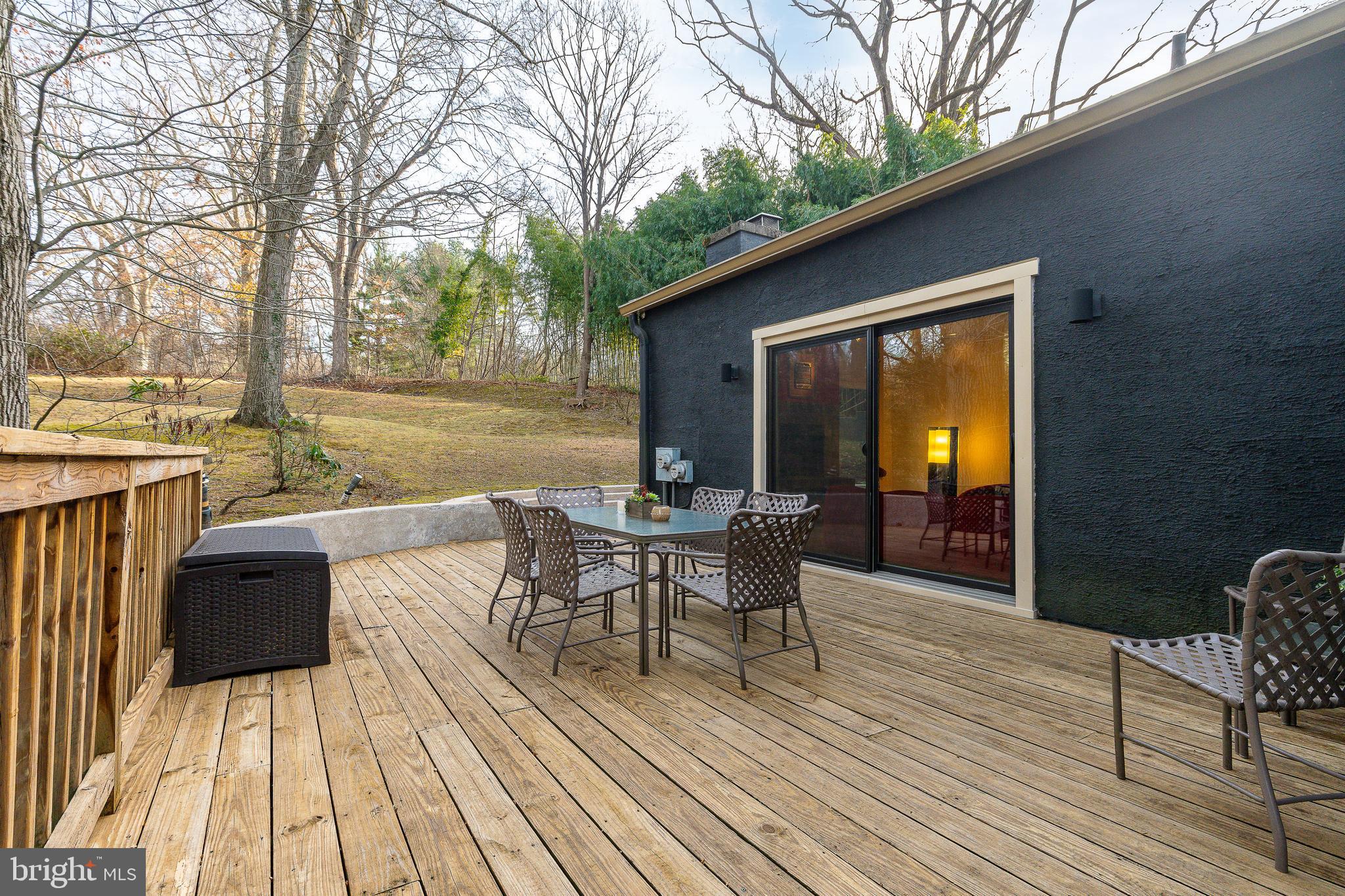 CHESTNUT HILL - Residential