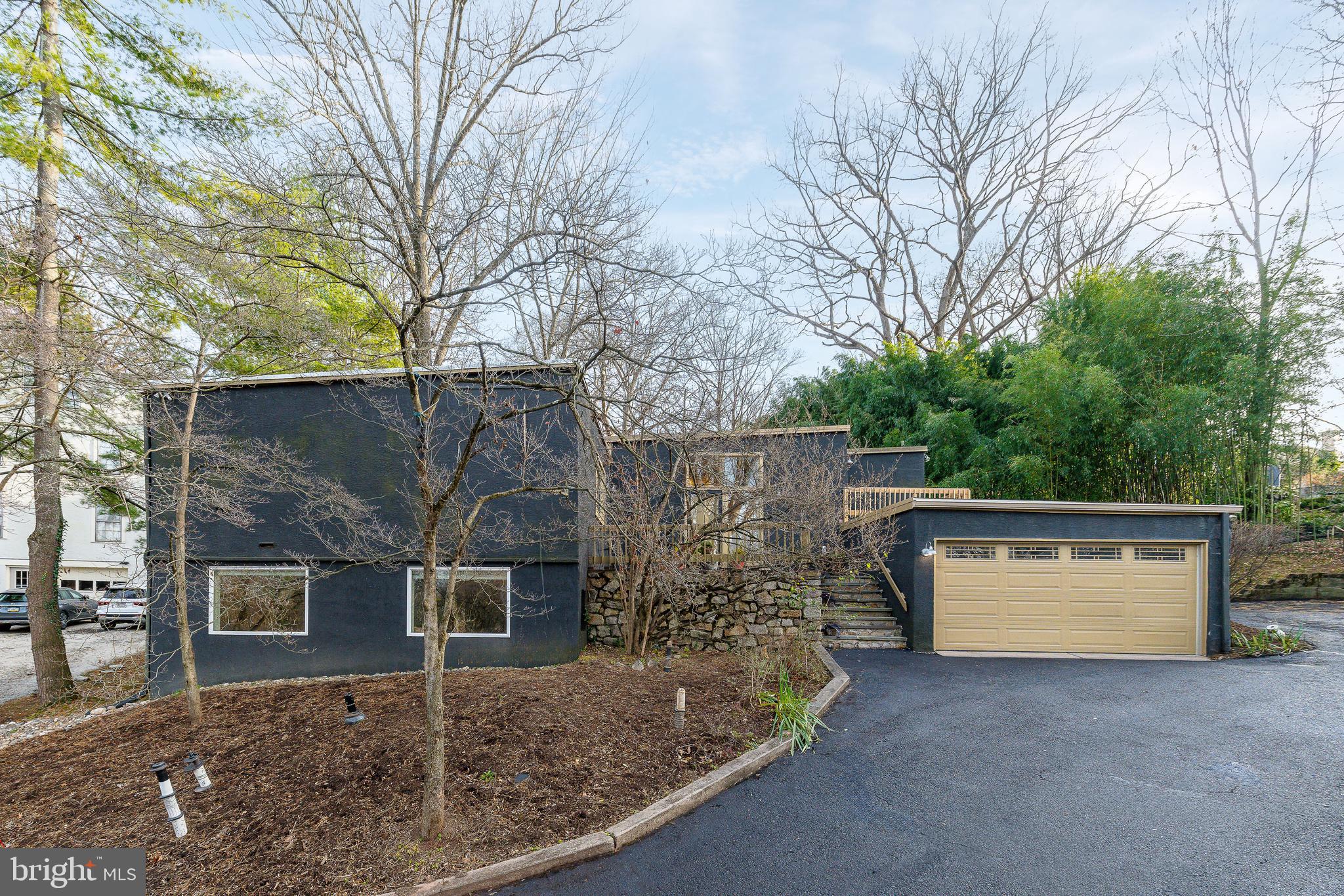 CHESTNUT HILL - Residential