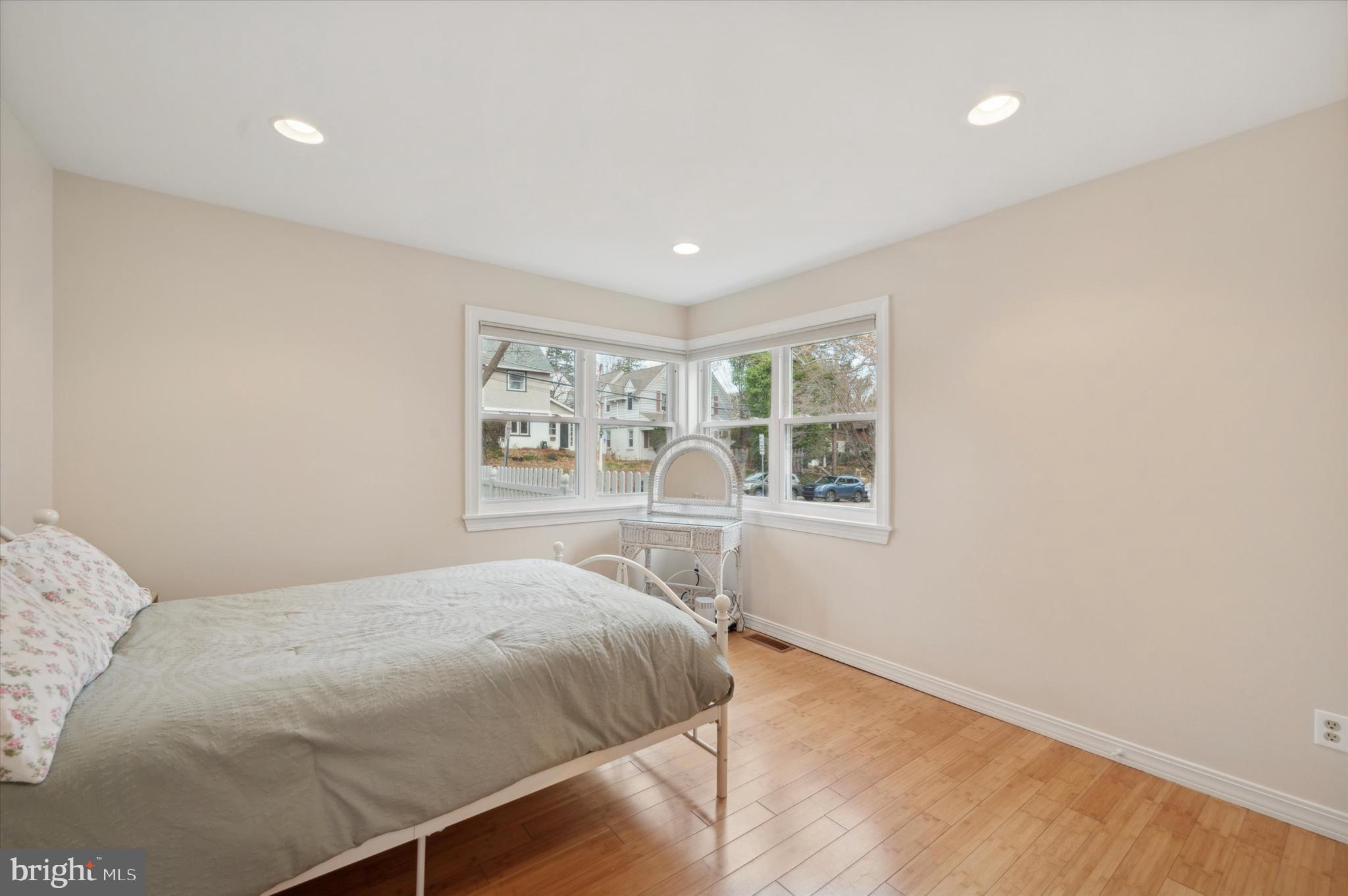 PENN WYNNE - Residential