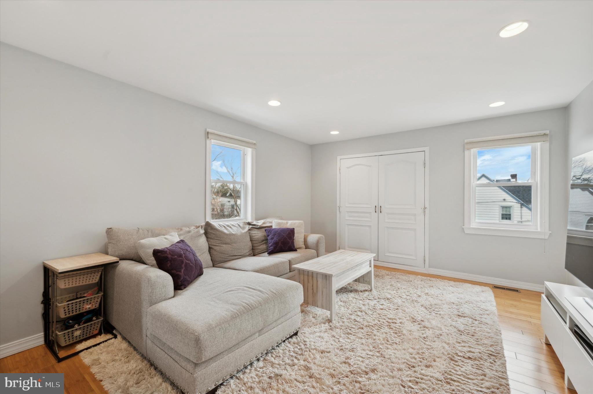 PENN WYNNE - Residential