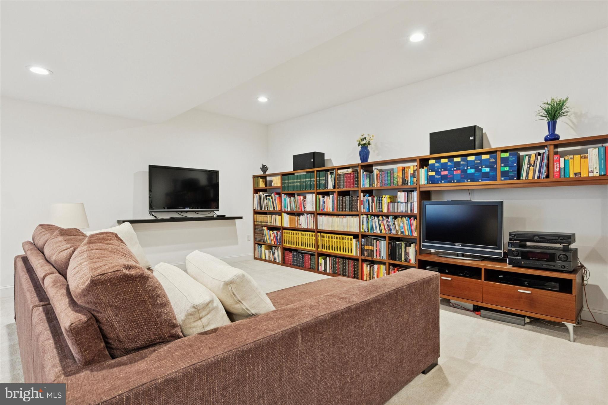 DEER LAKE BLUE BELL - Residential