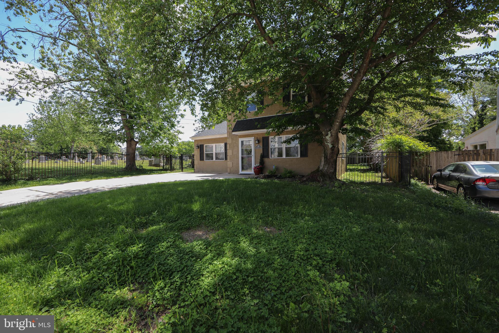 ROXBOROUGH - Residential