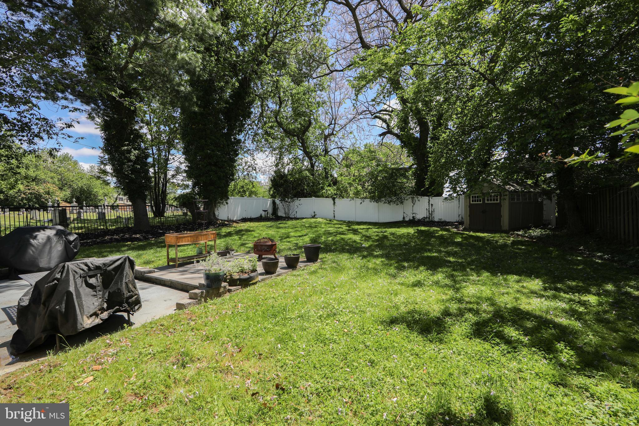 ROXBOROUGH - Residential