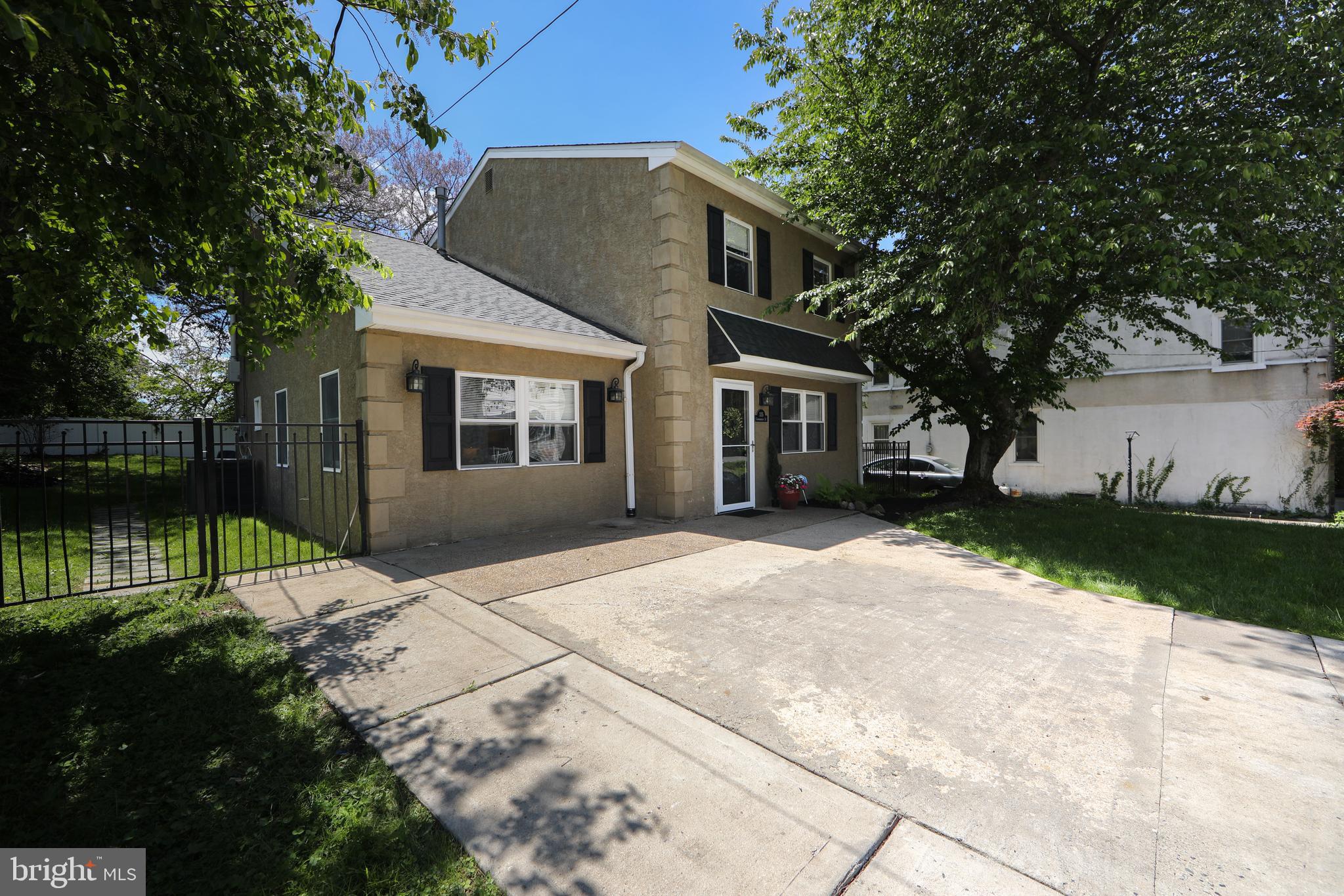 ROXBOROUGH - Residential