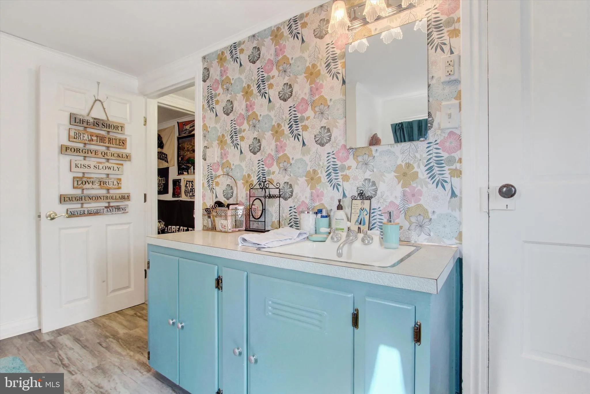 Hanover, Pennsylvania 17331, United States, 3 Bedrooms Bedrooms, ,2 BathroomsBathrooms,Residential,Pending,89607