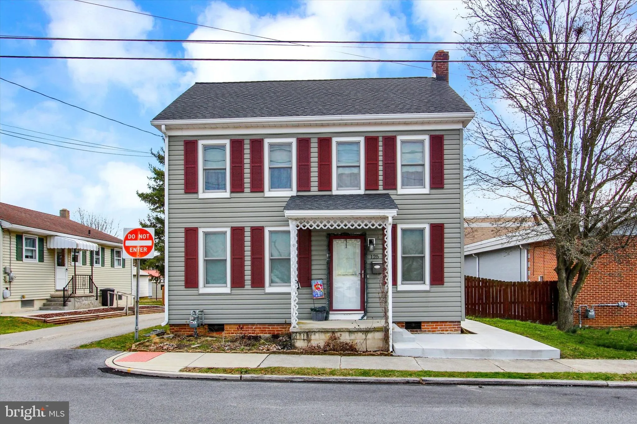 Hanover, Pennsylvania 17331, United States, 3 Bedrooms Bedrooms, ,2 BathroomsBathrooms,Residential,Pending,89607