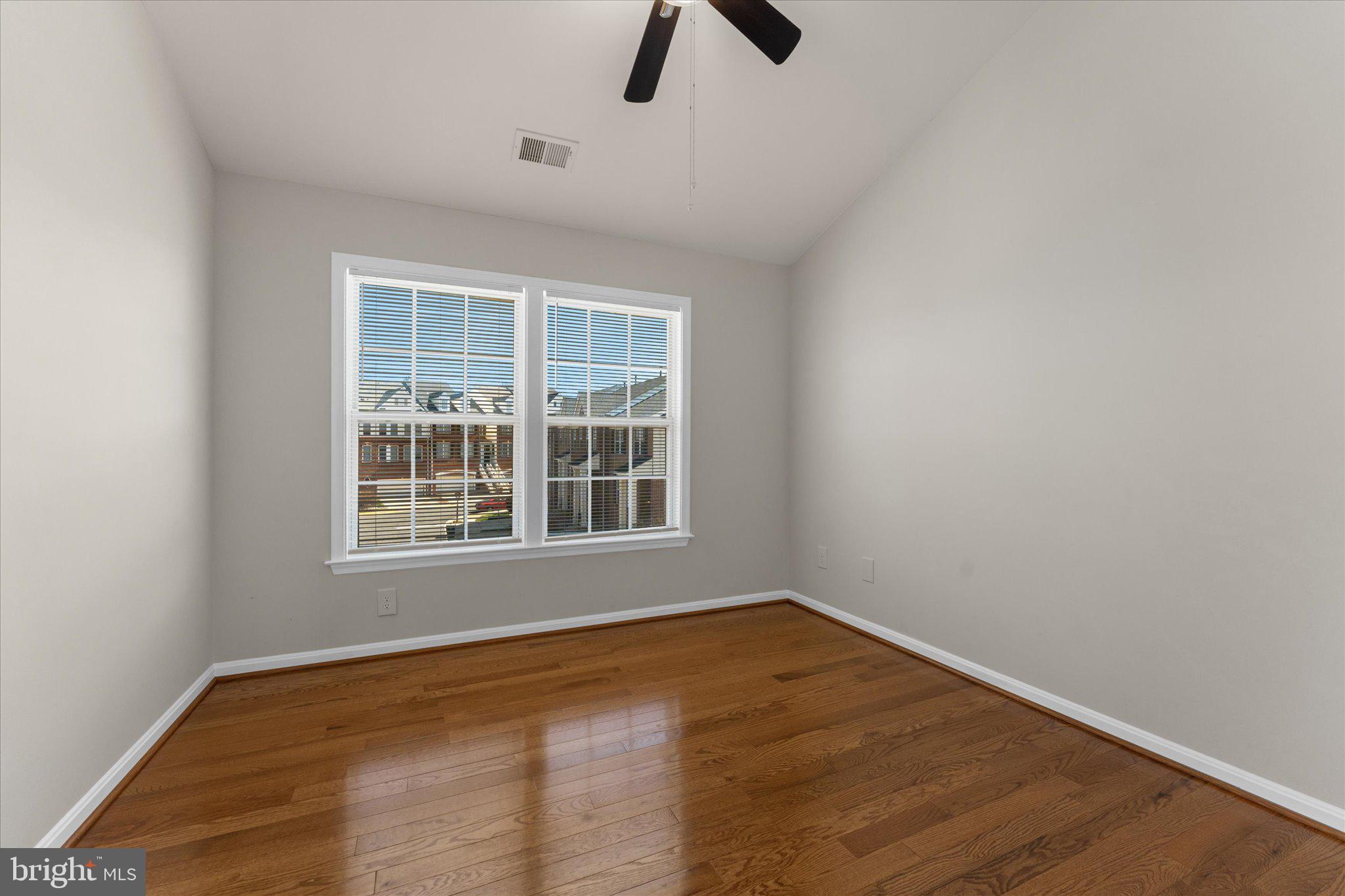 POTOMAC LAKES - Residential Lease