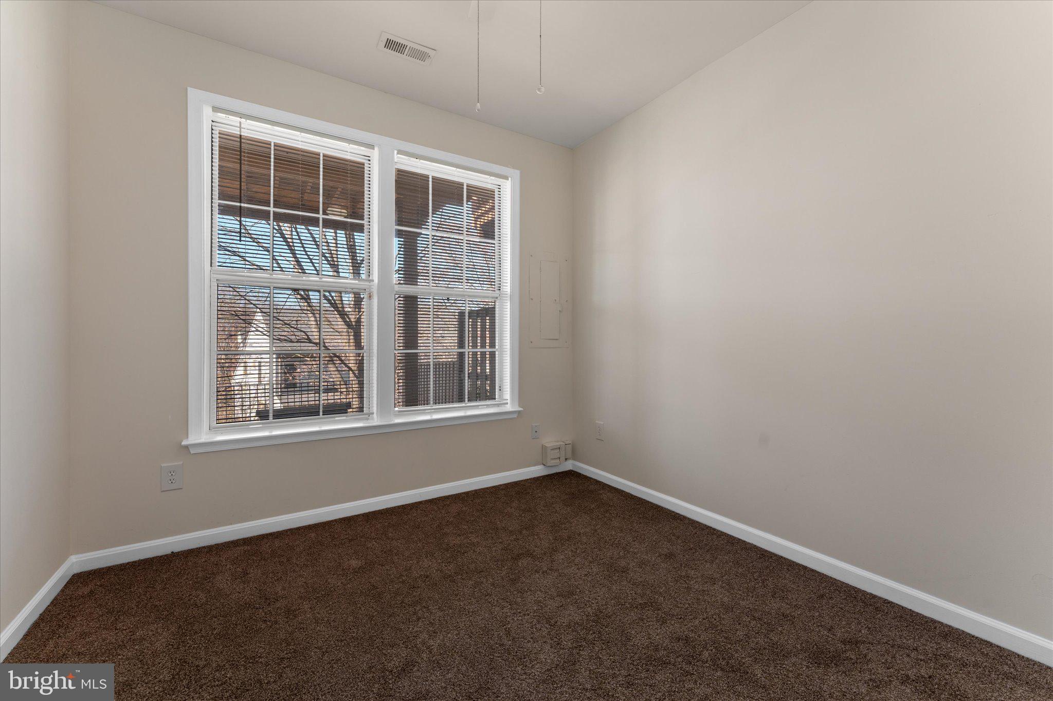 POTOMAC LAKES - Residential Lease