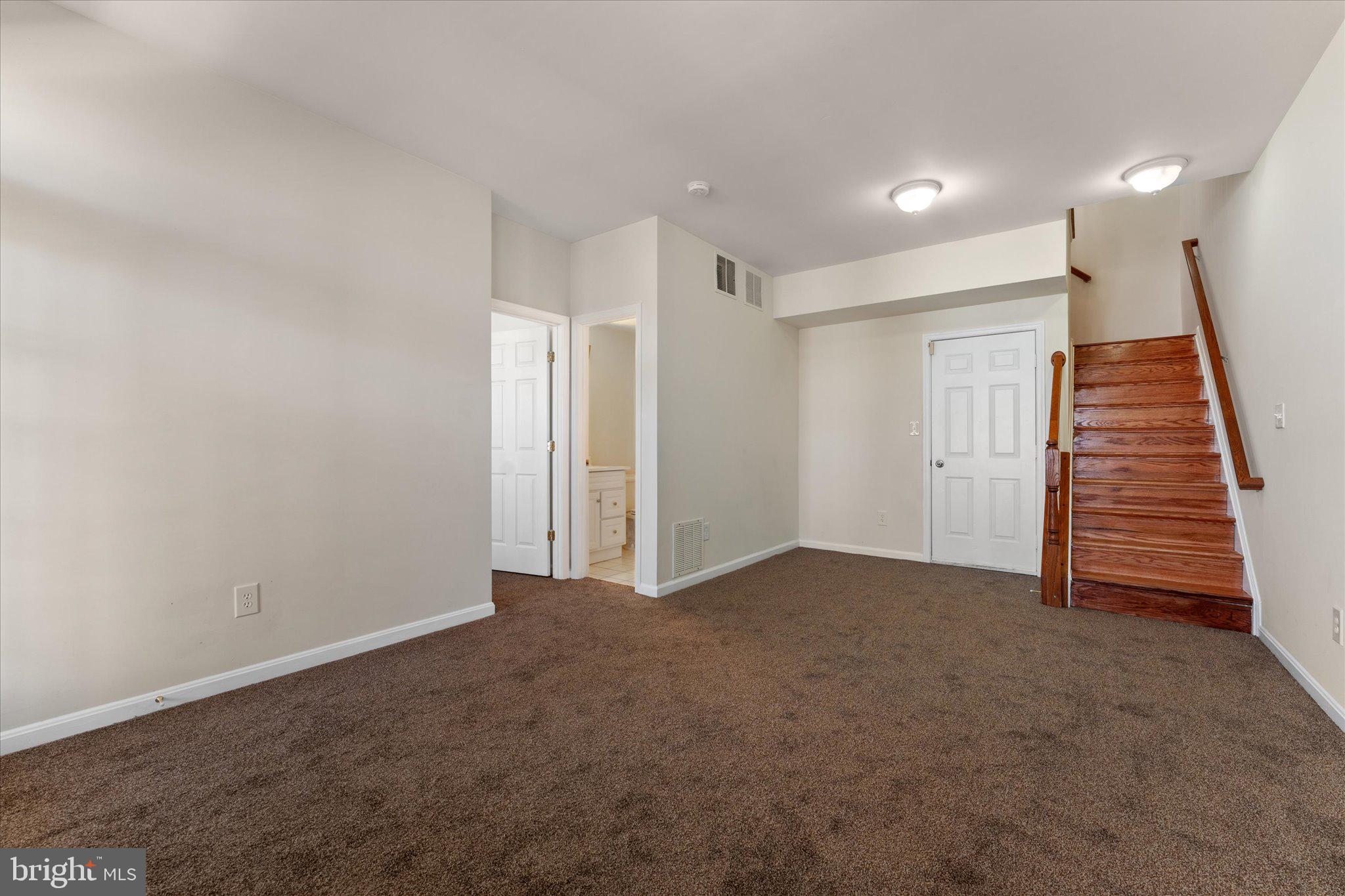 POTOMAC LAKES - Residential Lease