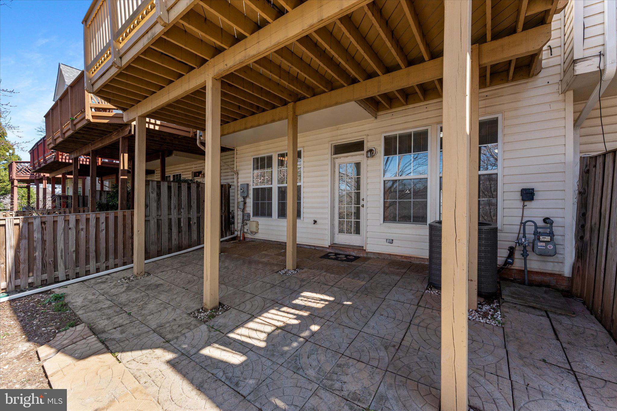 POTOMAC LAKES - Residential Lease