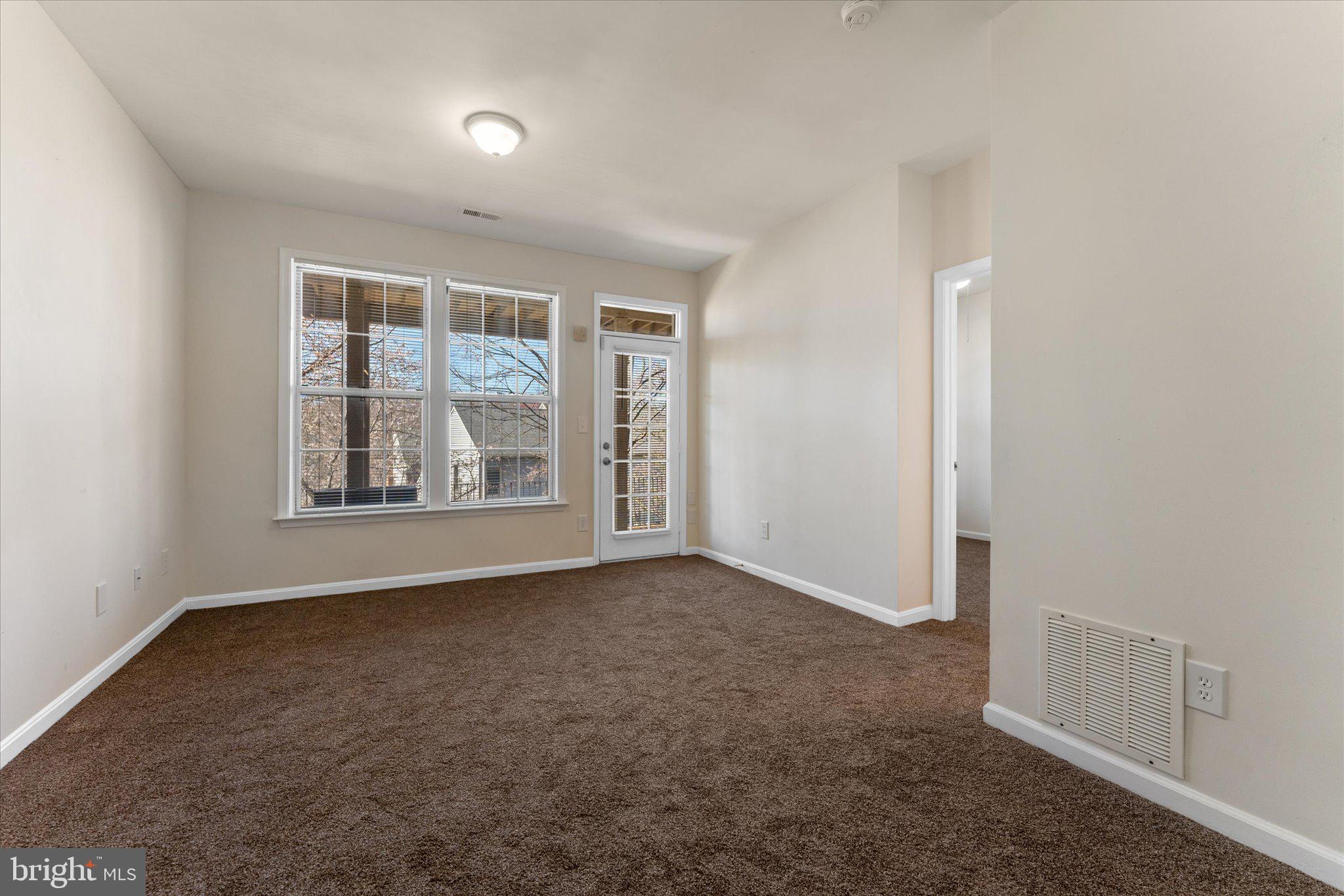 POTOMAC LAKES - Residential Lease