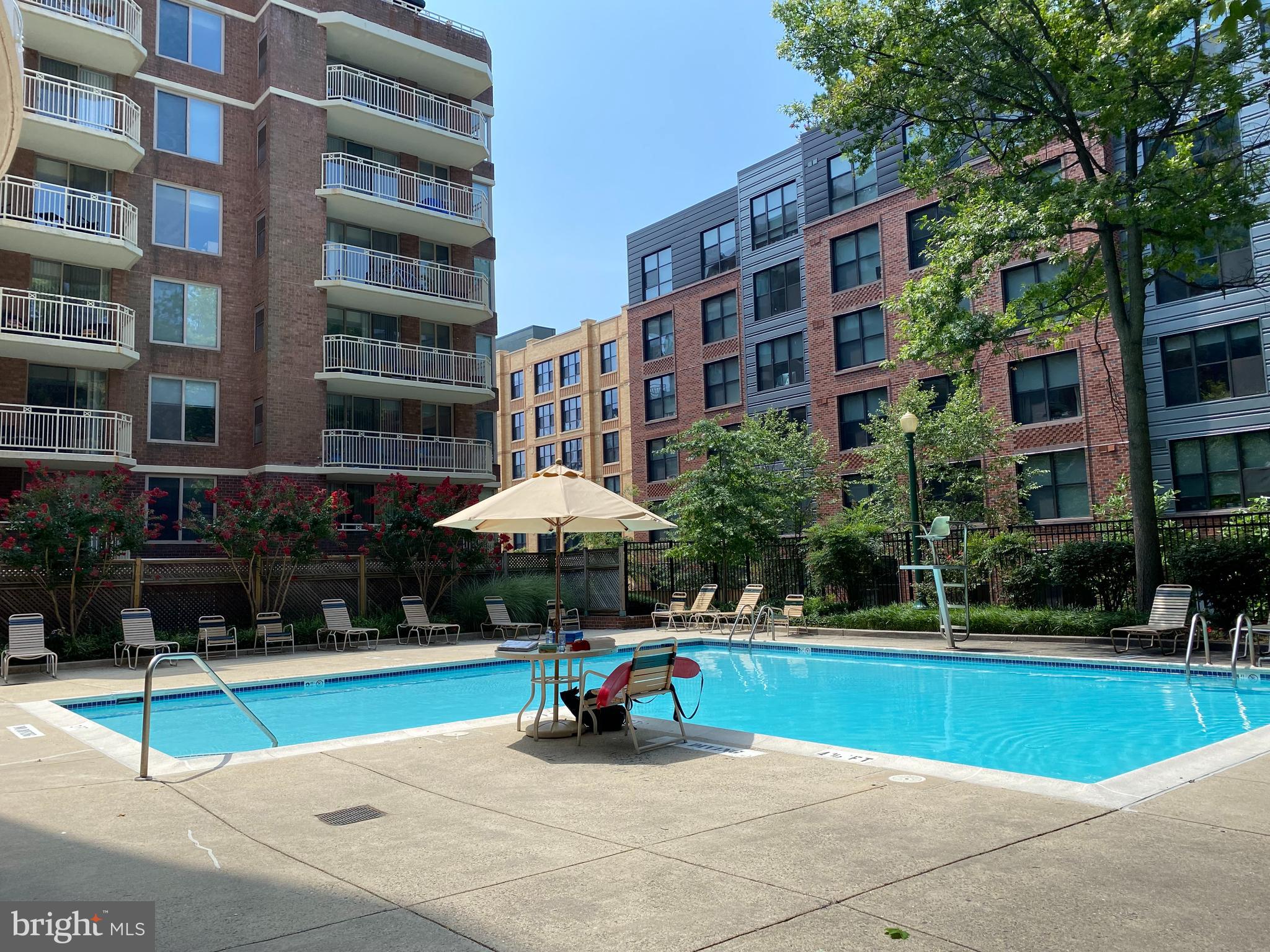 THE CHRISTOPHER - Residential