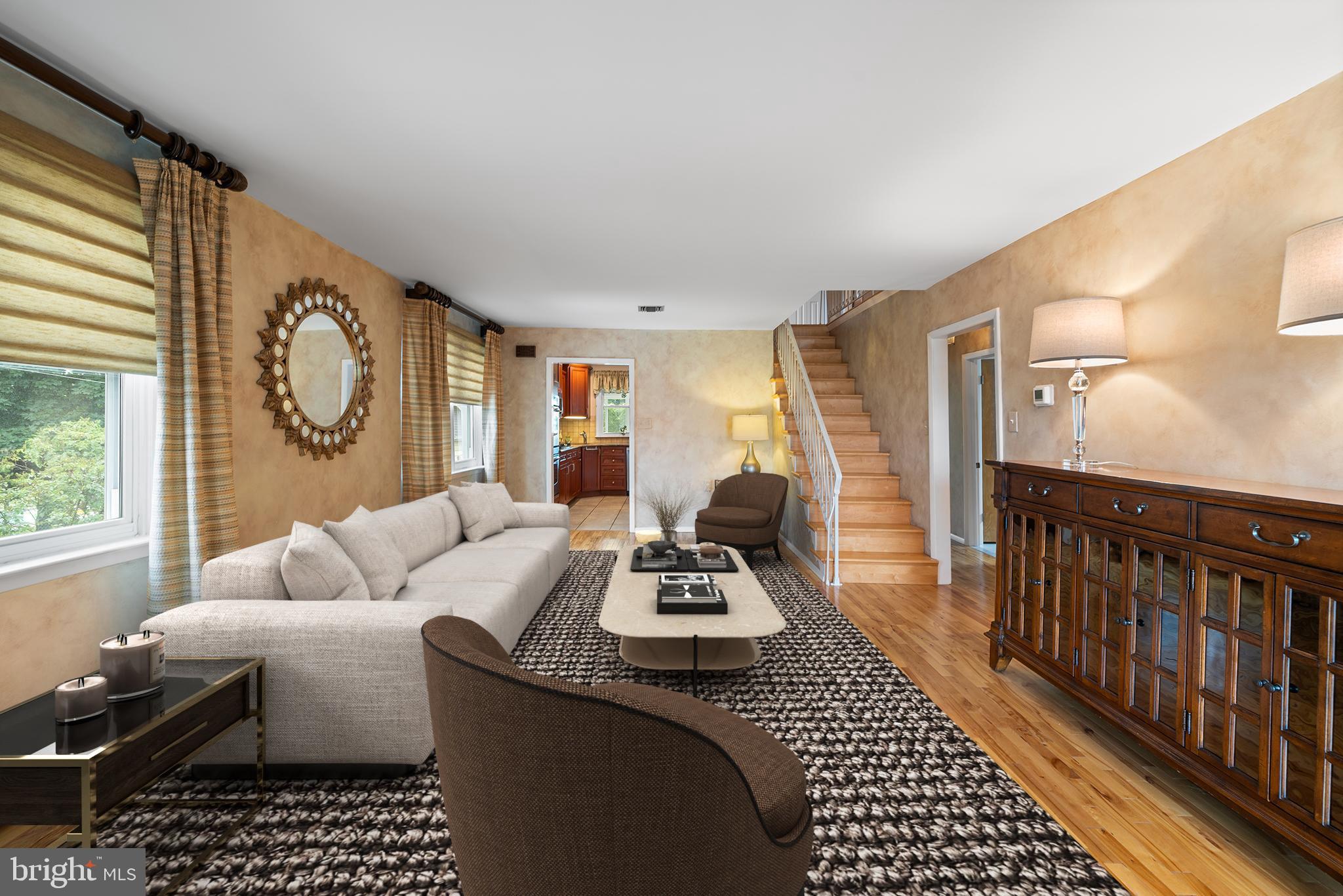 532 WICKER AVENUE